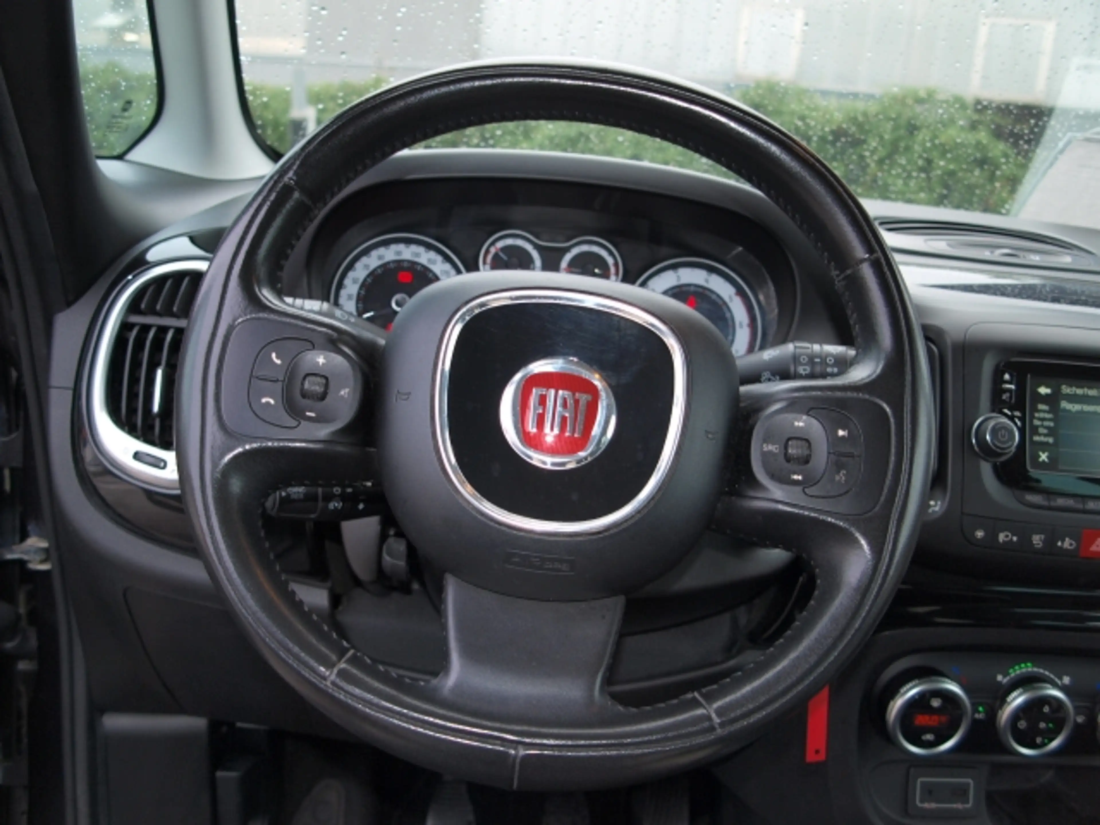 Fiat 500L Fiat 500L Wagon 1,3 MultiJet II 95 S&S — photo 12