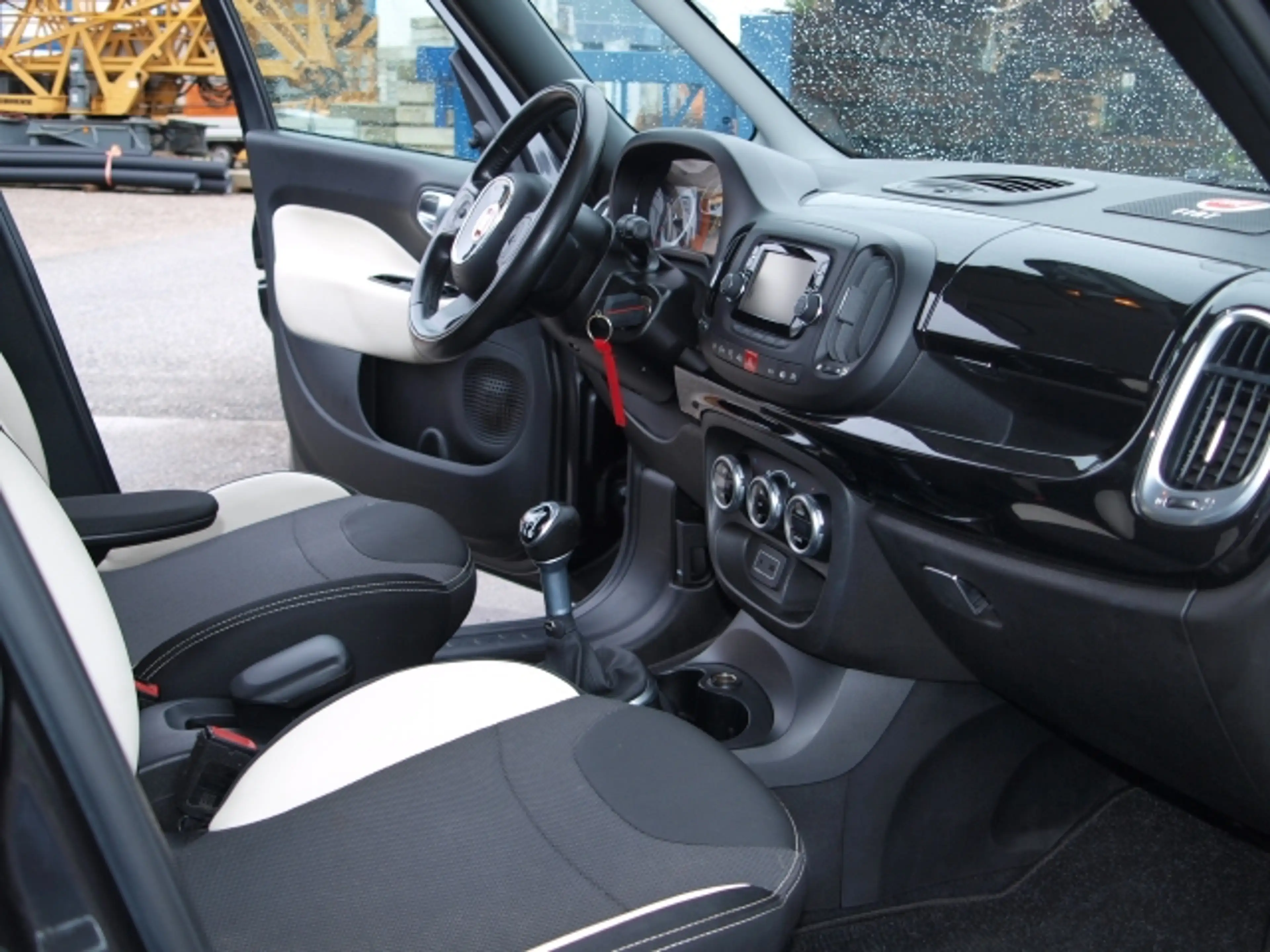 Fiat 500L Fiat 500L Wagon 1,3 MultiJet II 95 S&S — photo 8