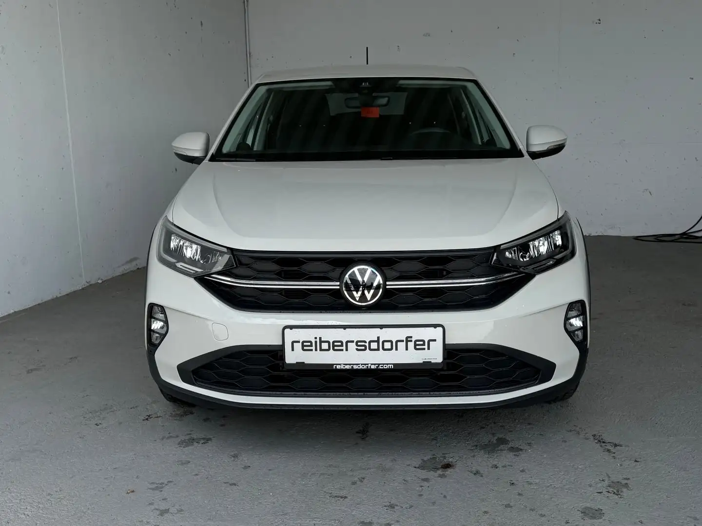 Volkswagen Taigo 4Me TSI Grau - 2
