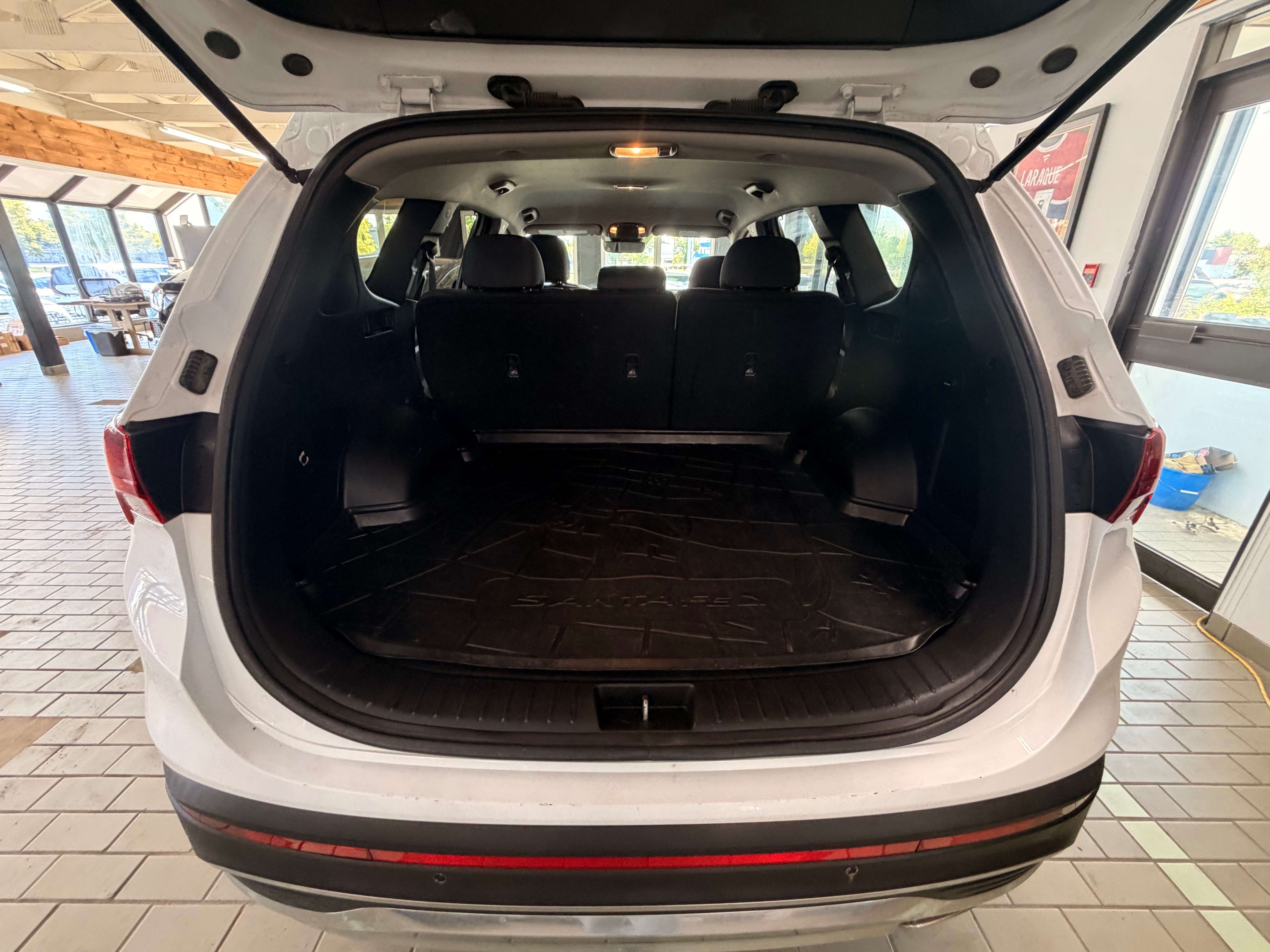 2021 Hyundai Santa Fe Preferred - Image 12