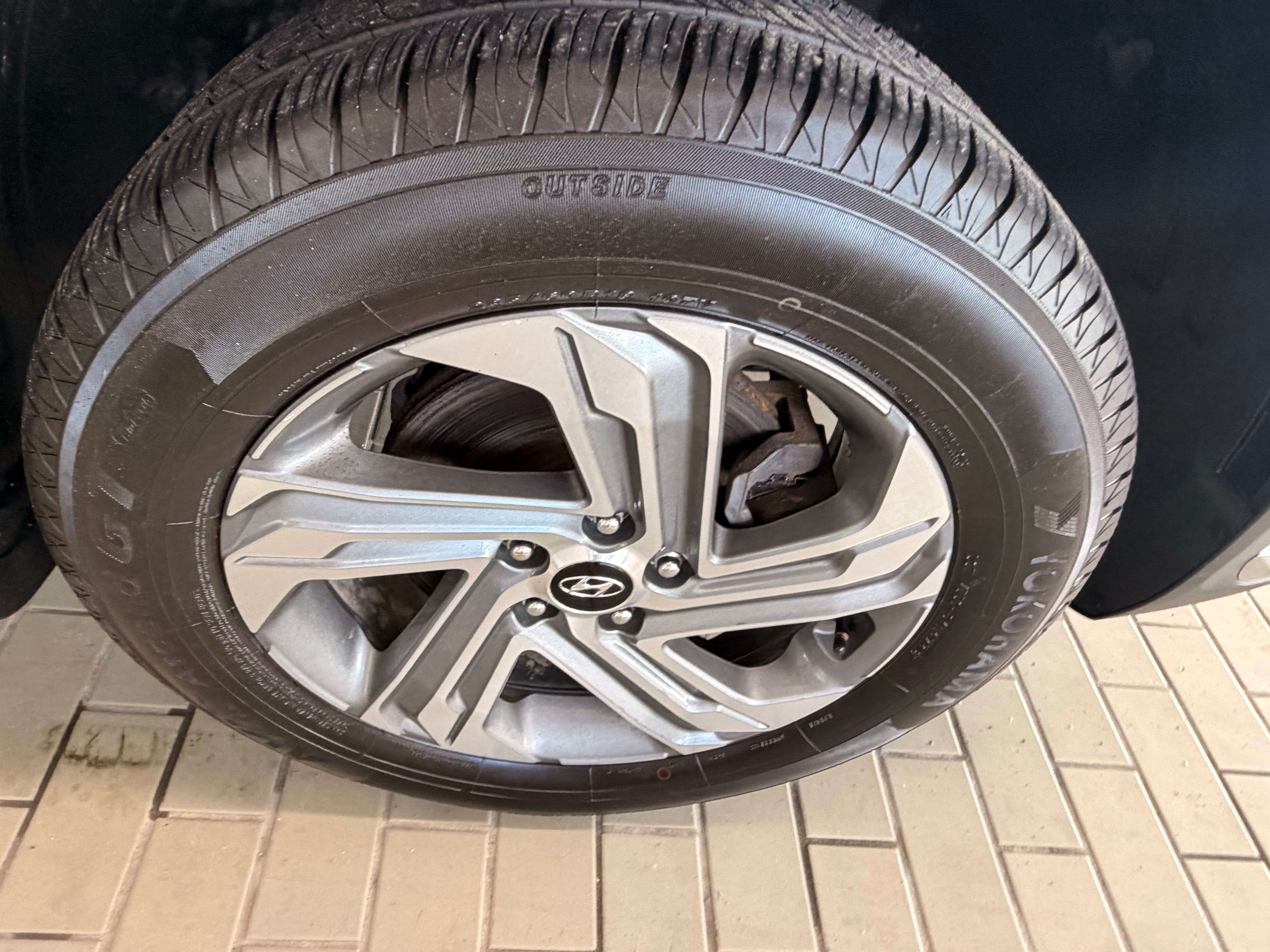 2021 Hyundai Santa Fe Preferred - Image 8
