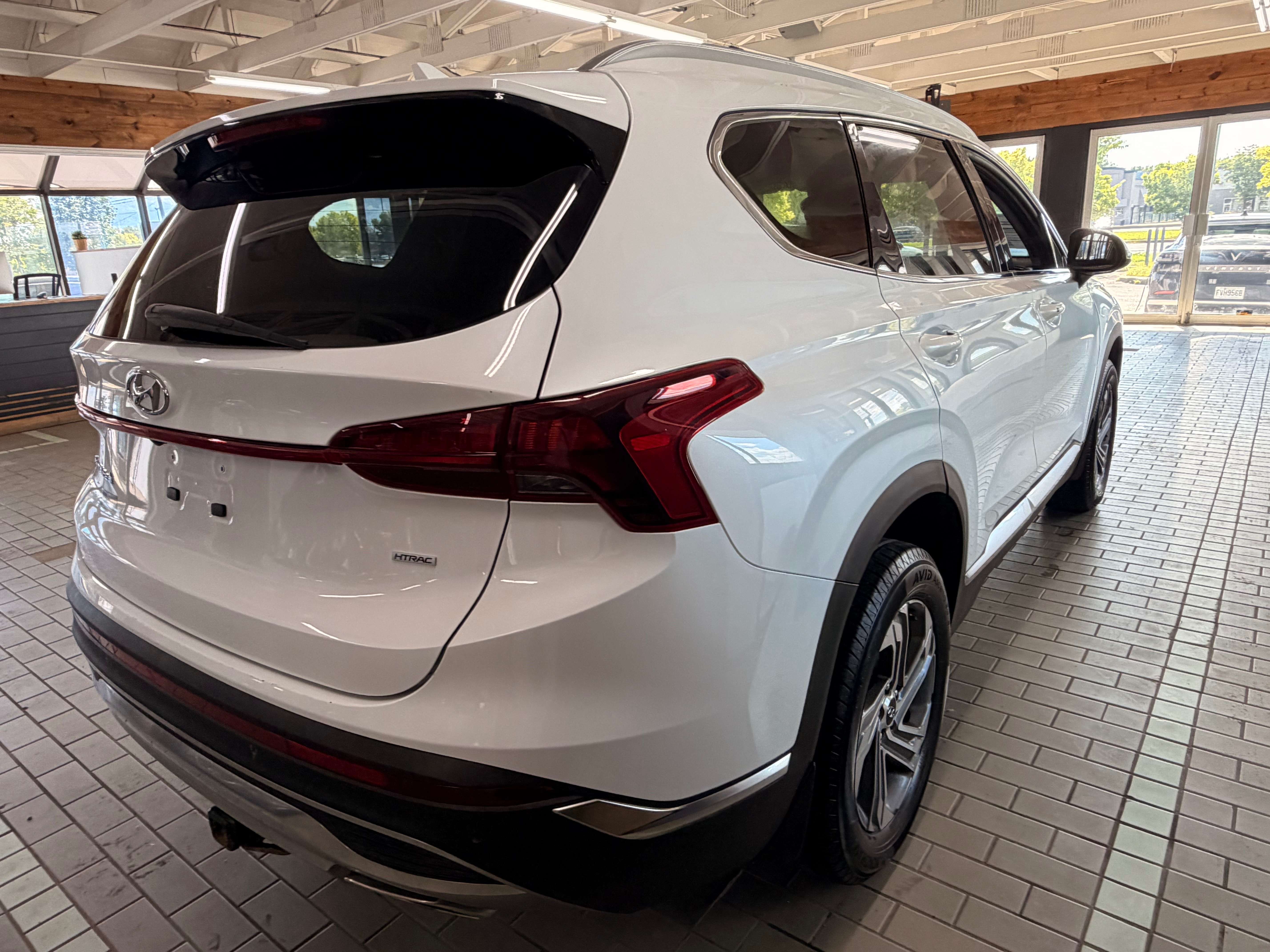 2021 Hyundai Santa Fe Preferred - Image 5