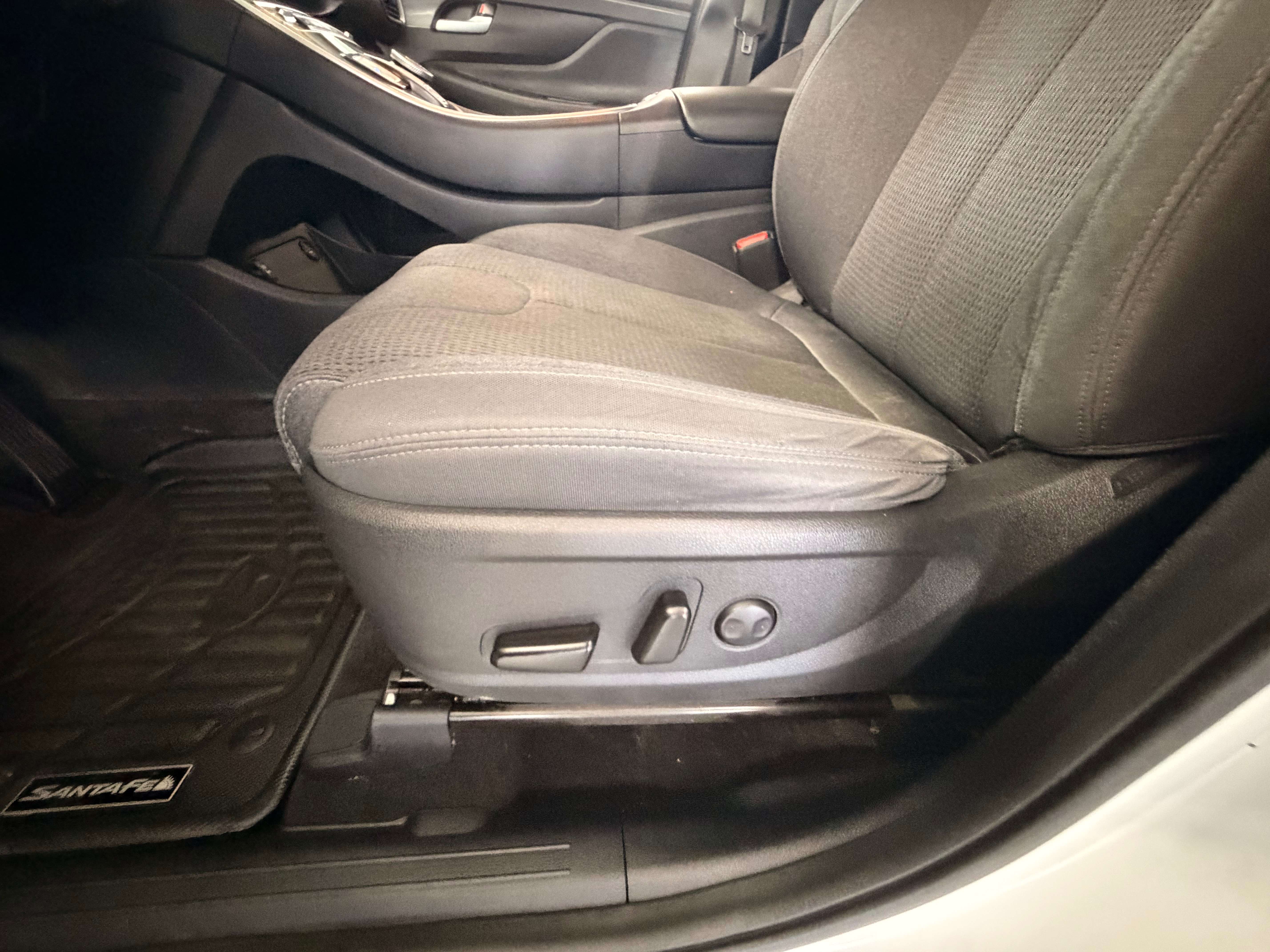 2021 Hyundai Santa Fe Preferred - Image 16