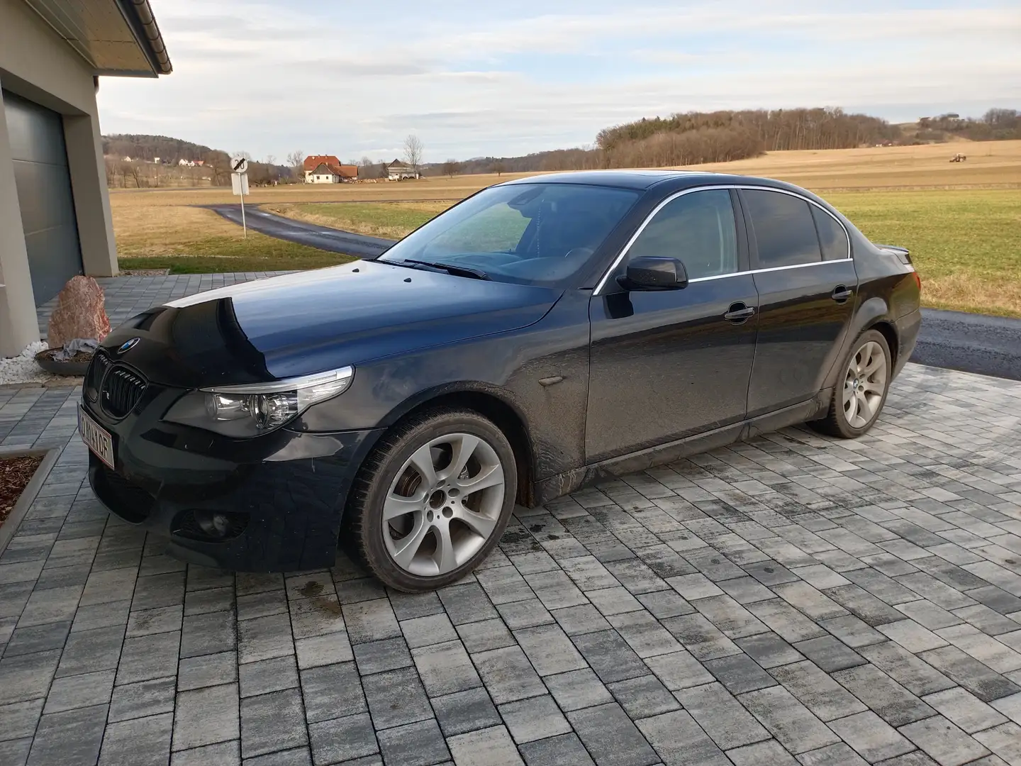 BMW 525 525i Aut. Noir - 2