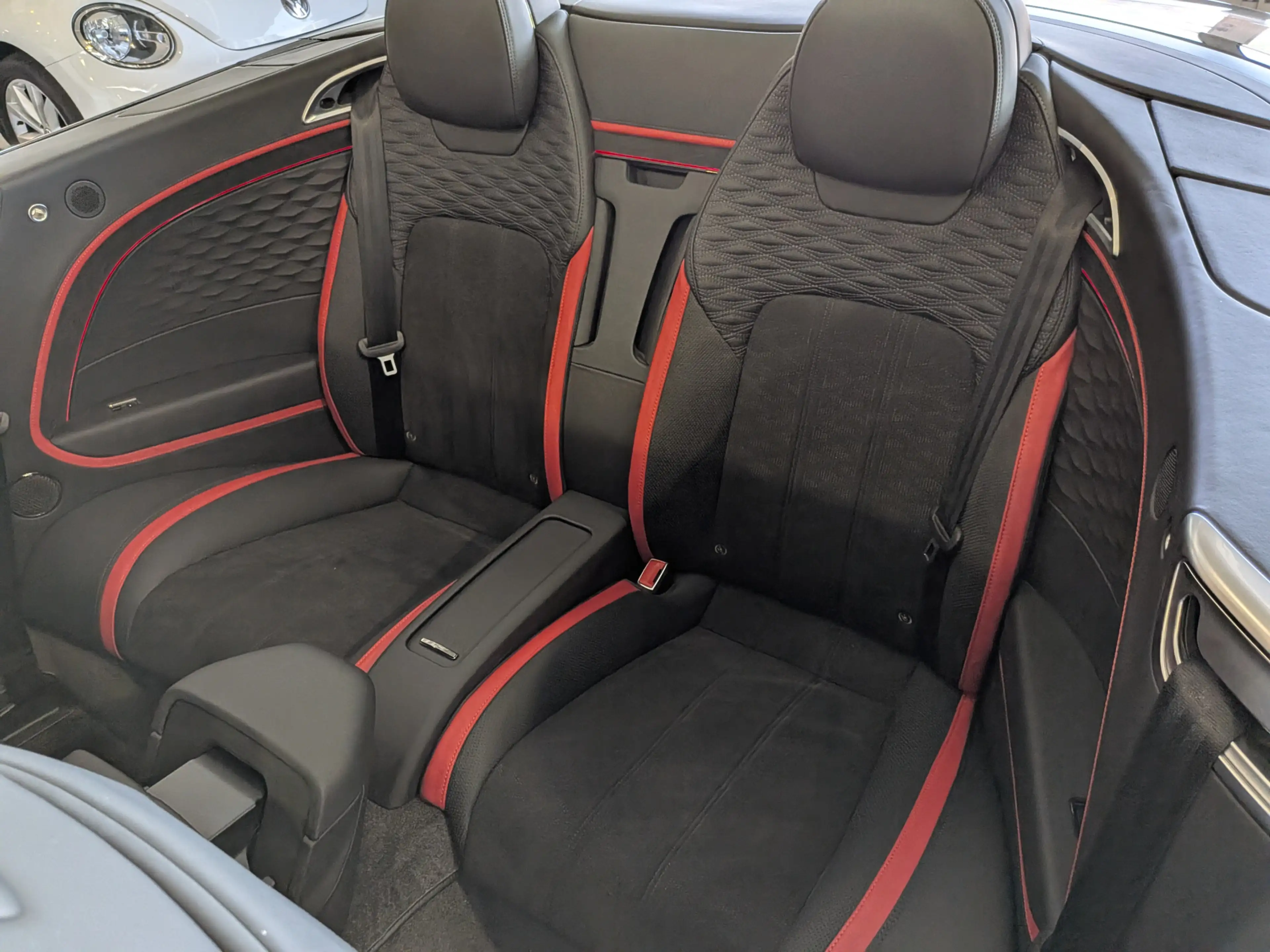 Bentley Continental GTC 4.0 V8 Hybrid Mulliner First 1 Edition — photo 16