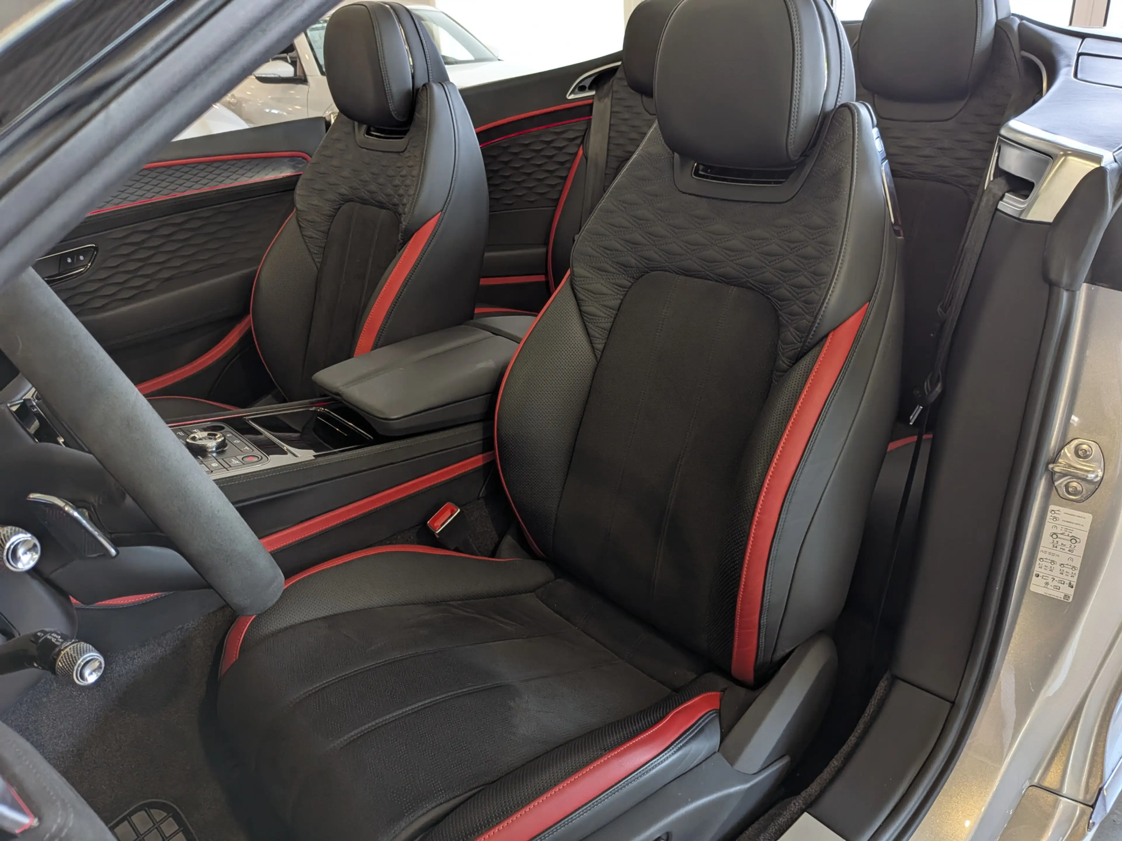 Bentley Continental GTC 4.0 V8 Hybrid Mulliner First 1 Edition — photo 12