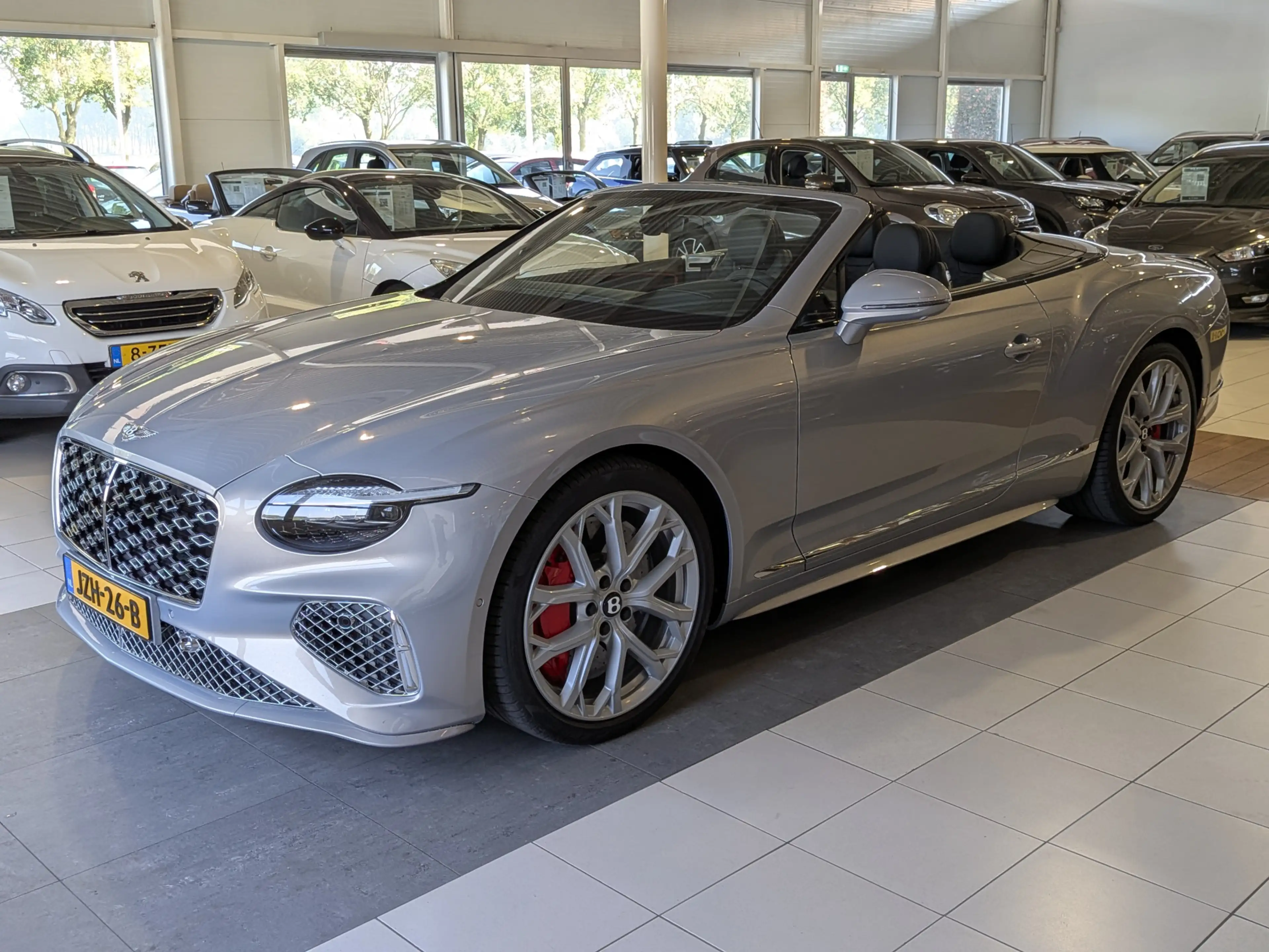 Bentley Continental GTC 4.0 V8 Hybrid Mulliner First 1 Edition — photo 2