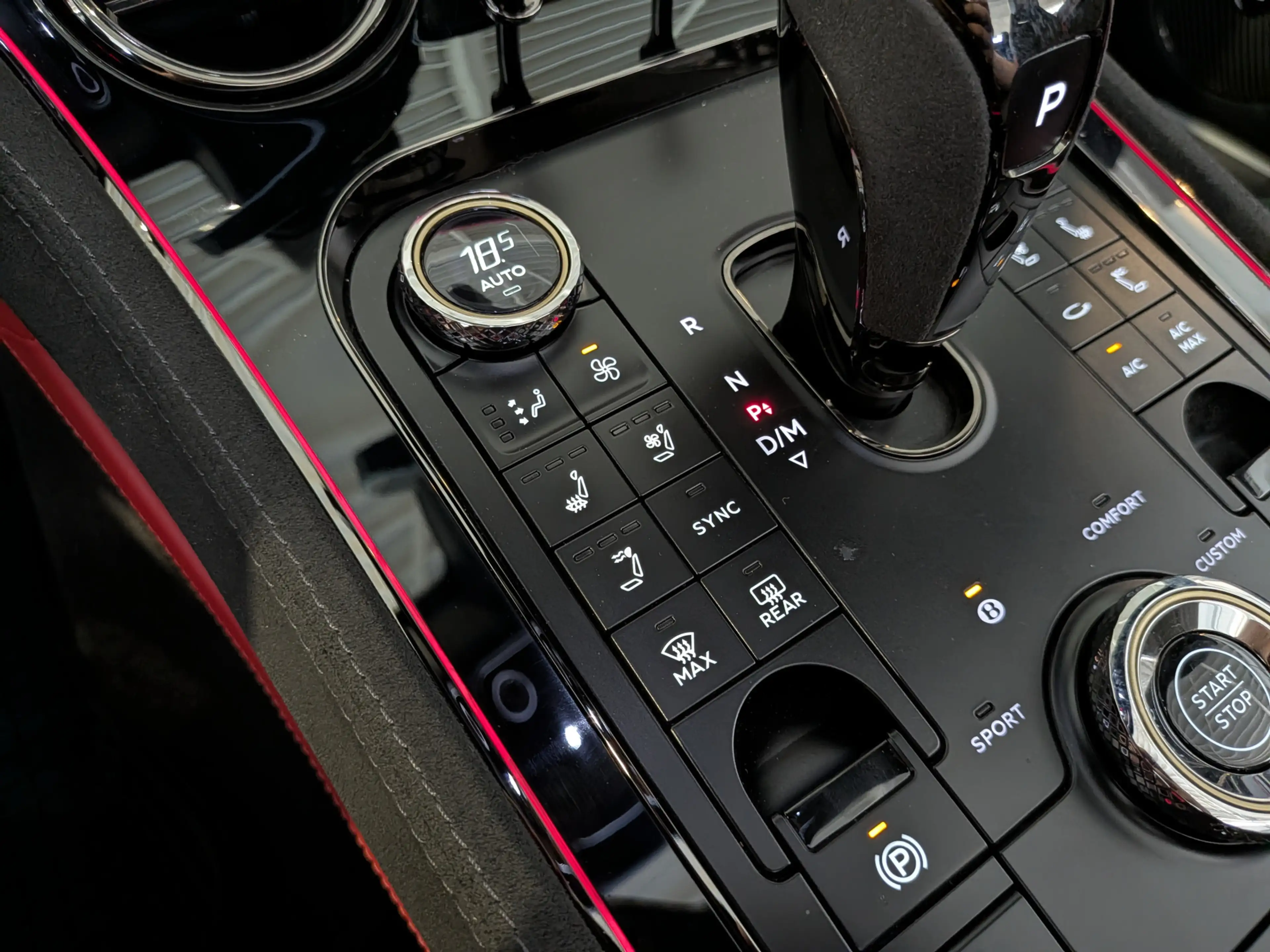 Bentley Continental GTC 4.0 V8 Hybrid Mulliner First 1 Edition — photo 34