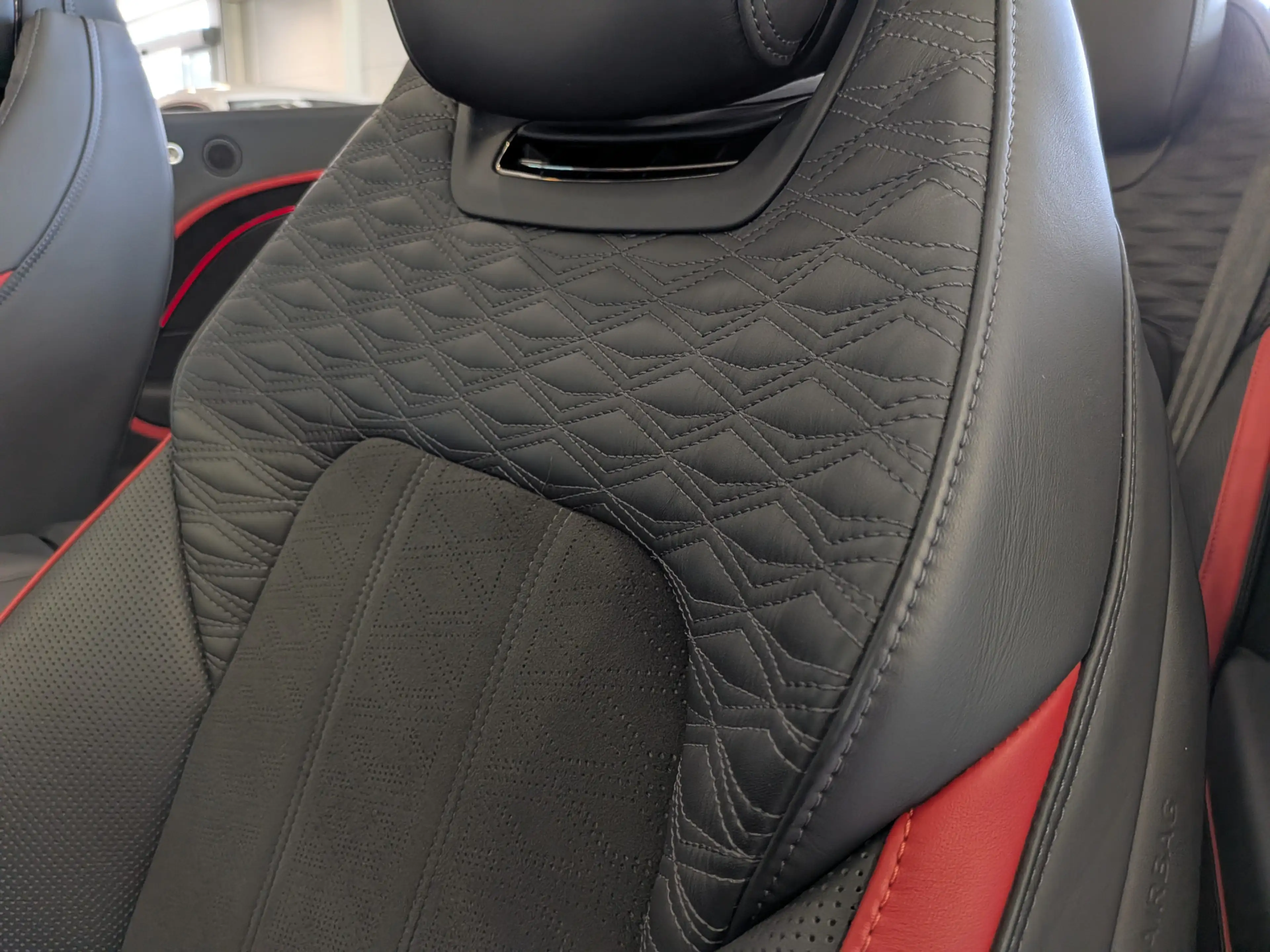 Bentley Continental GTC 4.0 V8 Hybrid Mulliner First 1 Edition — photo 13