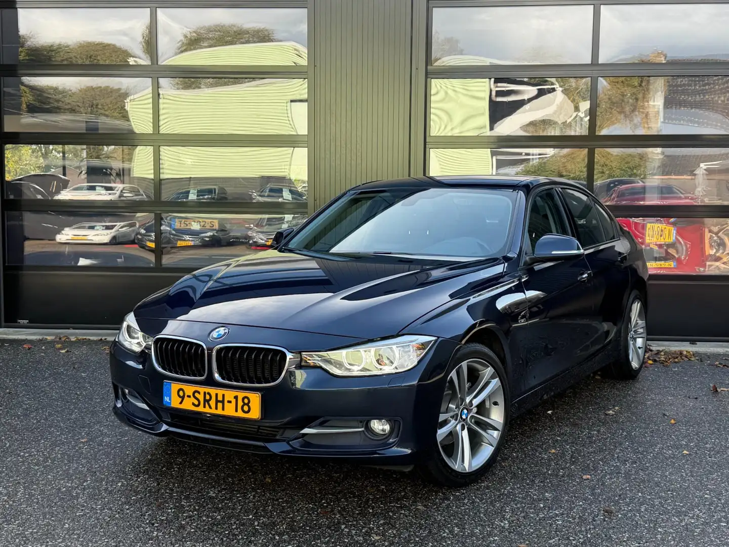 BMW 316 3-Serie 316i Sport Line Imperialblau Metallic Navi Blauw - 1