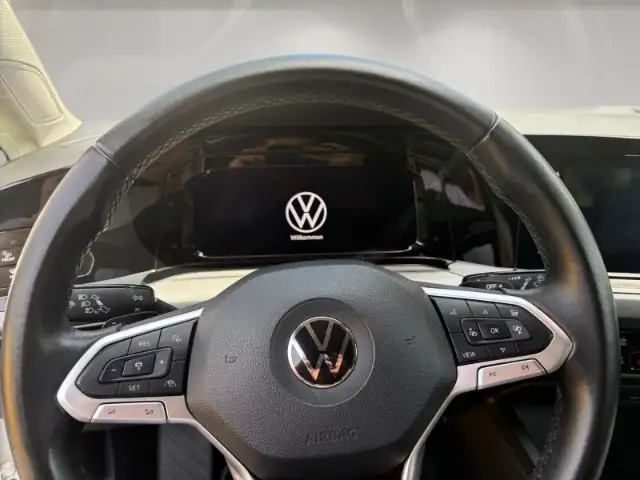 Volkswagen Golf view 8