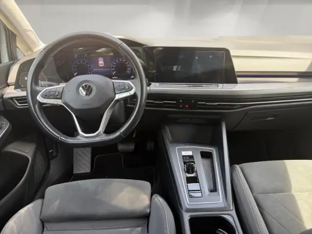 Volkswagen Golf view 11