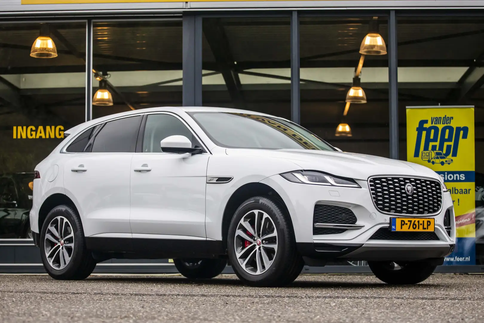 Jaguar F-Pace 2.0 P400e PHEV S Wit - 1