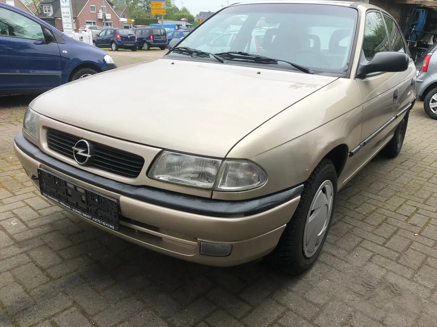 Opel Astra Gold - 1