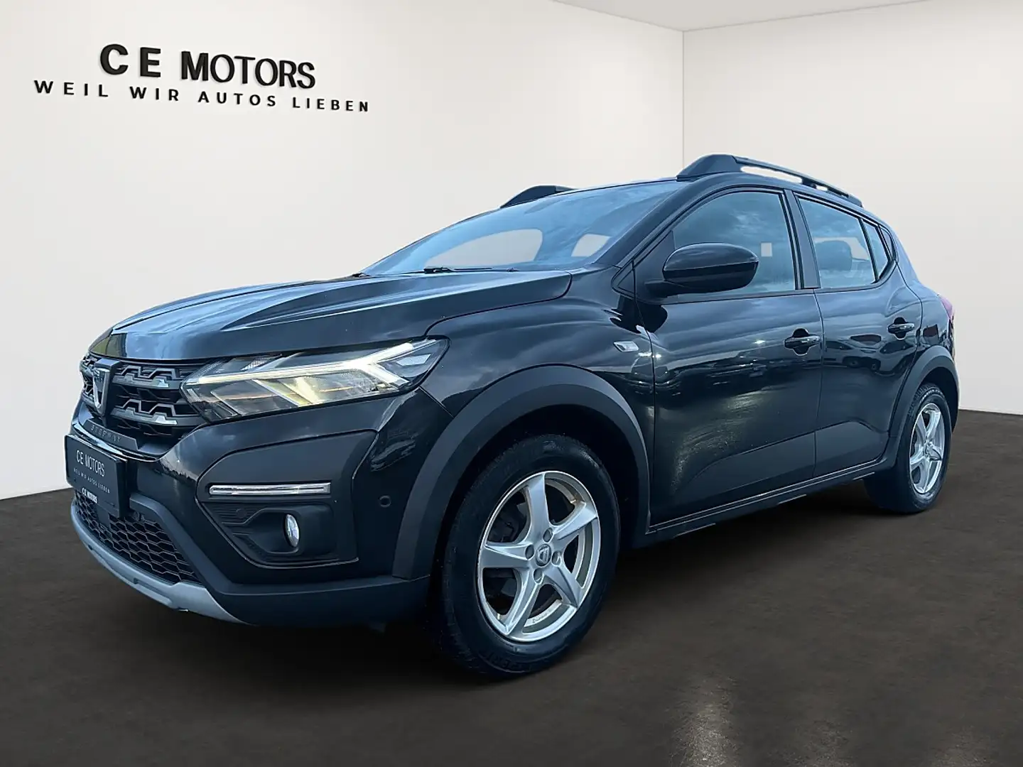 Dacia Sandero Stepway Comfort TCe 90 Schwarz - 1