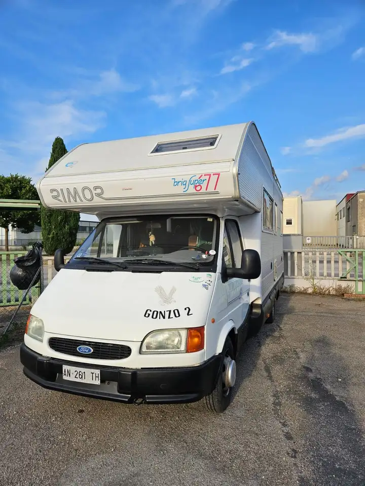 Caravans-Wohnm Ford Super brig 677, foto 3