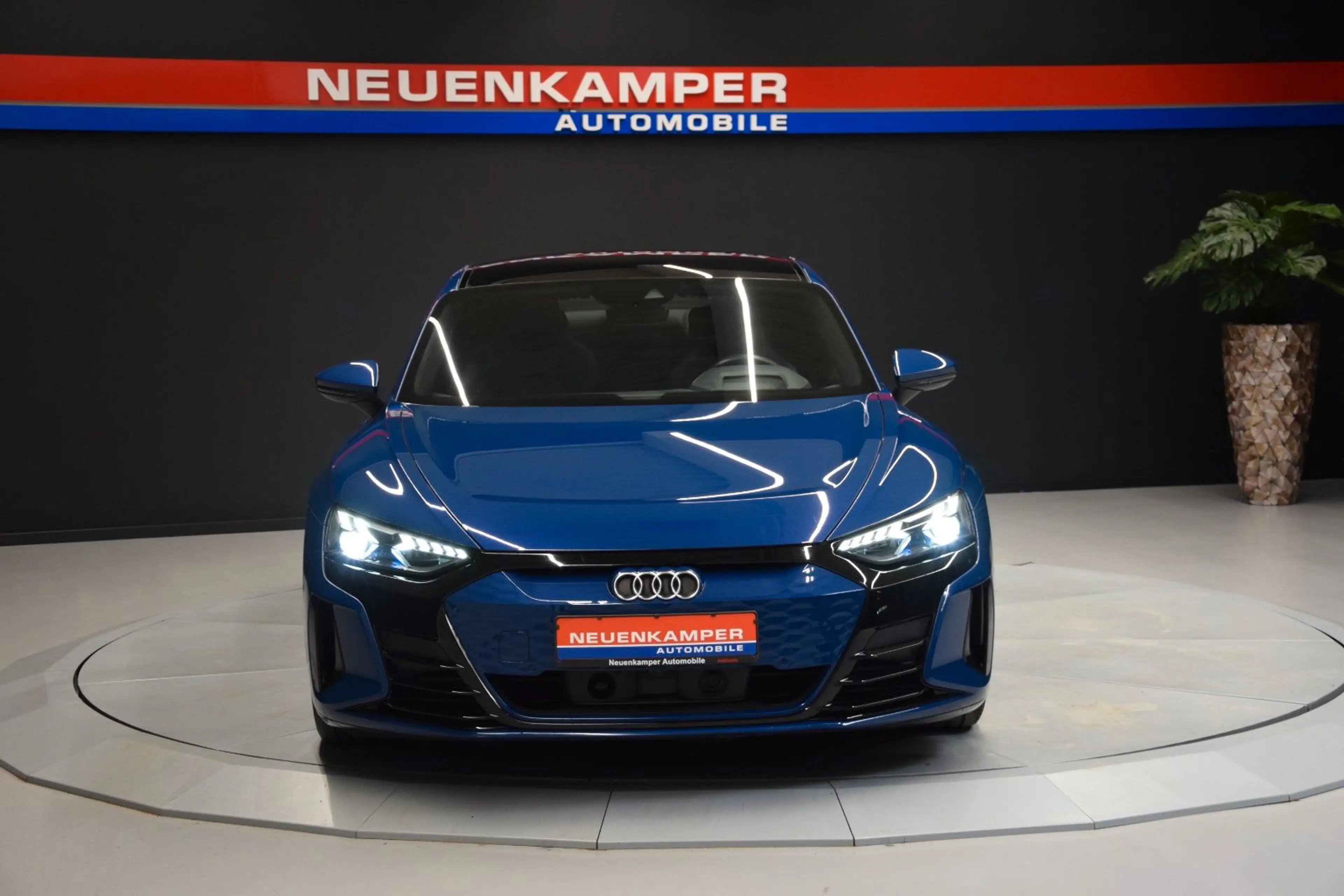 Audi e-tron GT quattro Leder Panorama ACC HeadUp B&O — photo 2