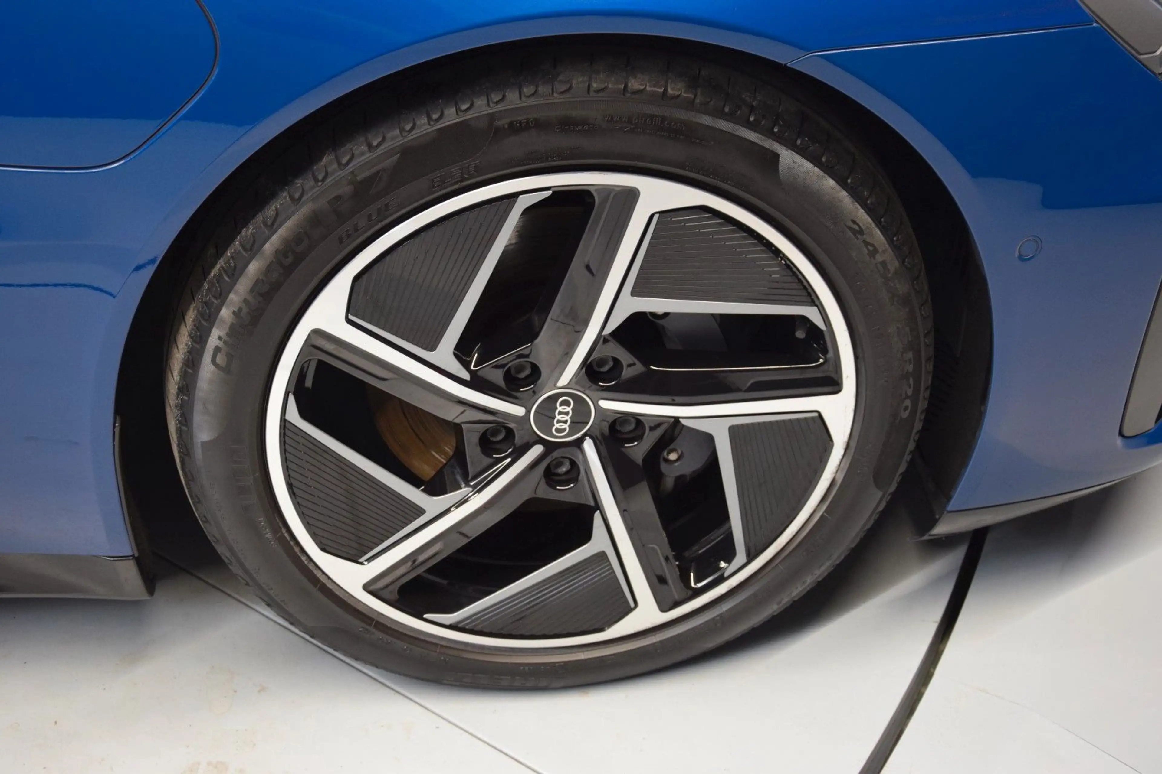 Audi e-tron GT quattro Leder Panorama ACC HeadUp B&O — photo 14