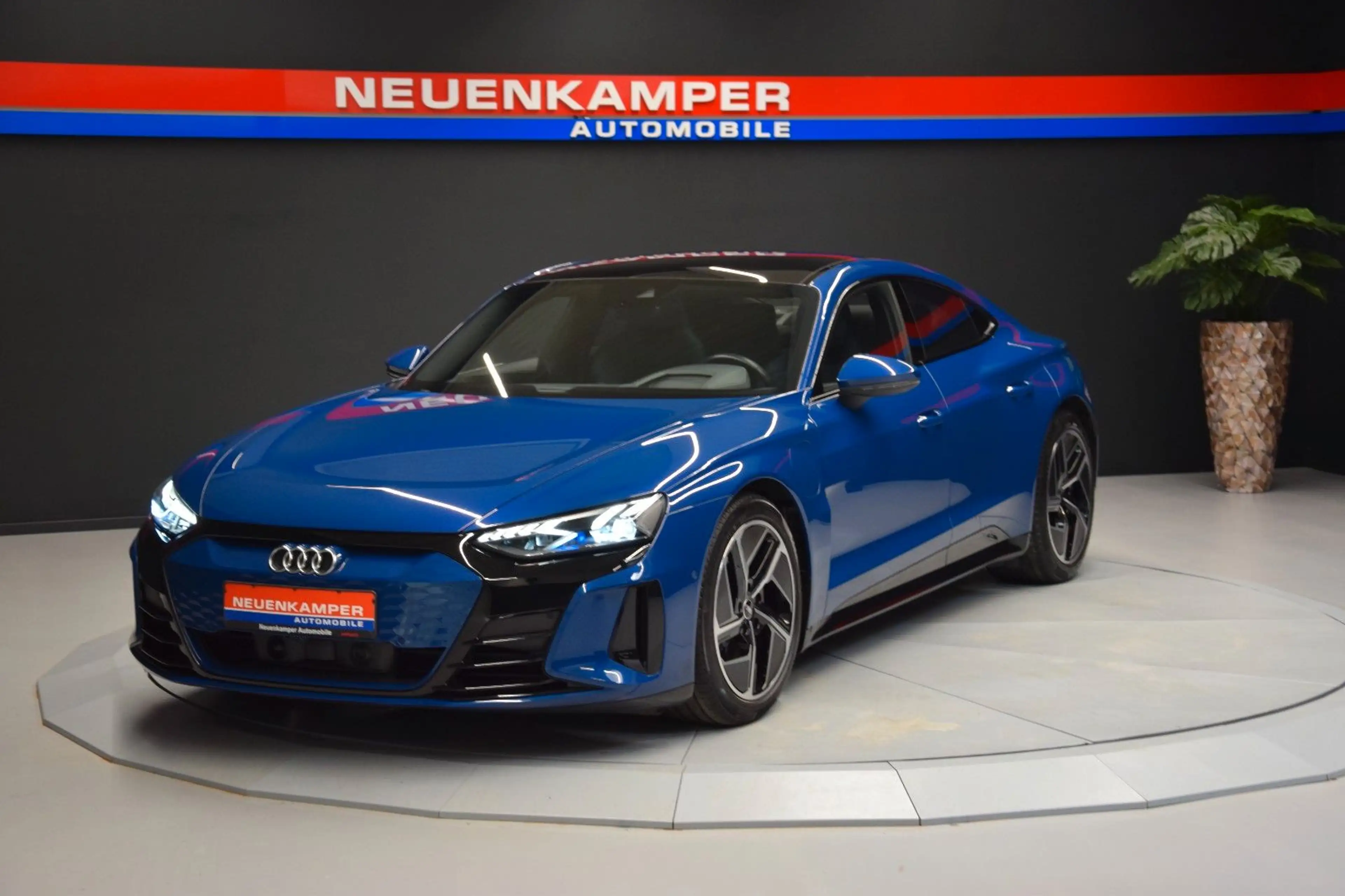 Audi e-tron GT quattro Leder Panorama ACC HeadUp B&O — photo 3