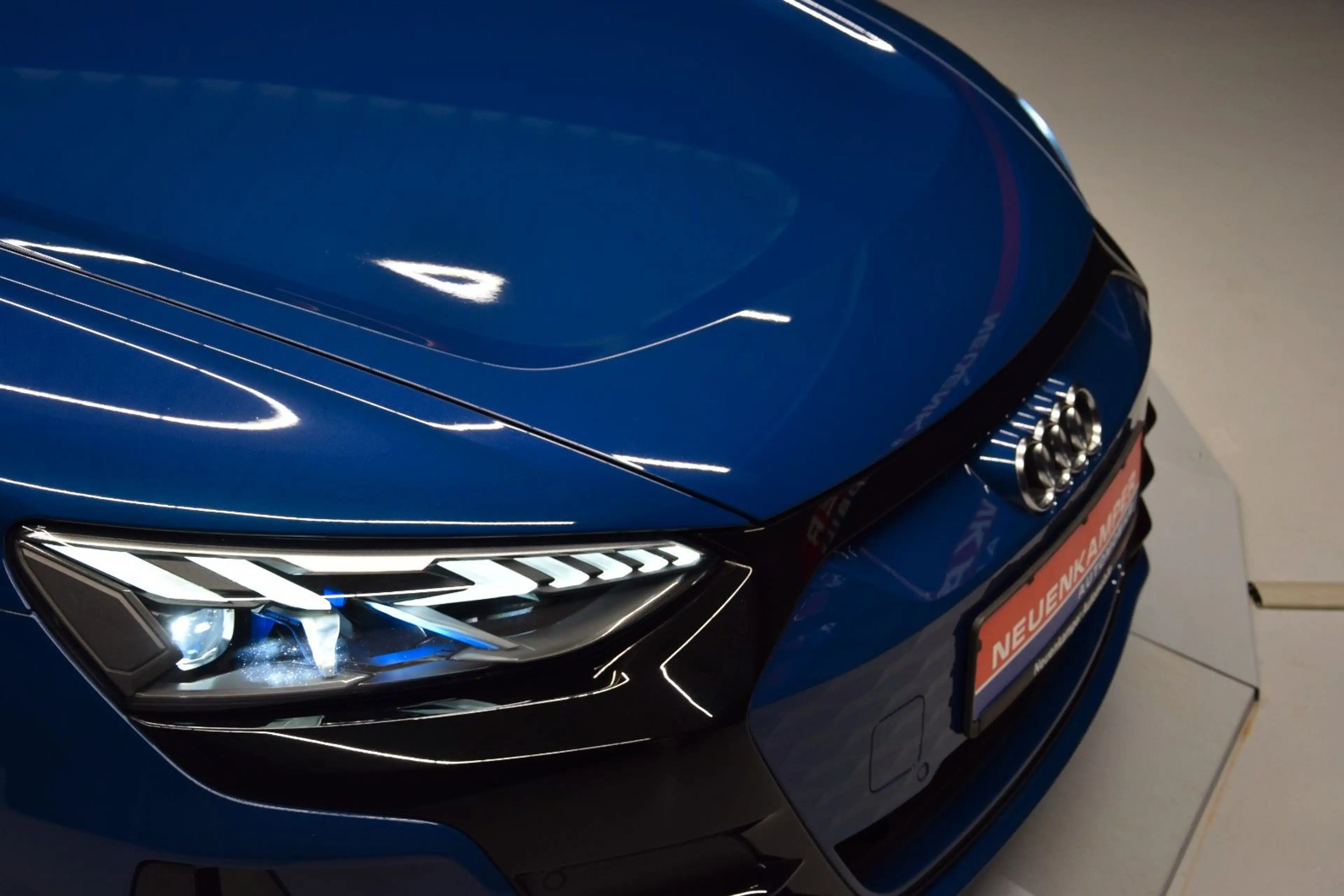 Audi e-tron GT quattro Leder Panorama ACC HeadUp B&O — photo 10