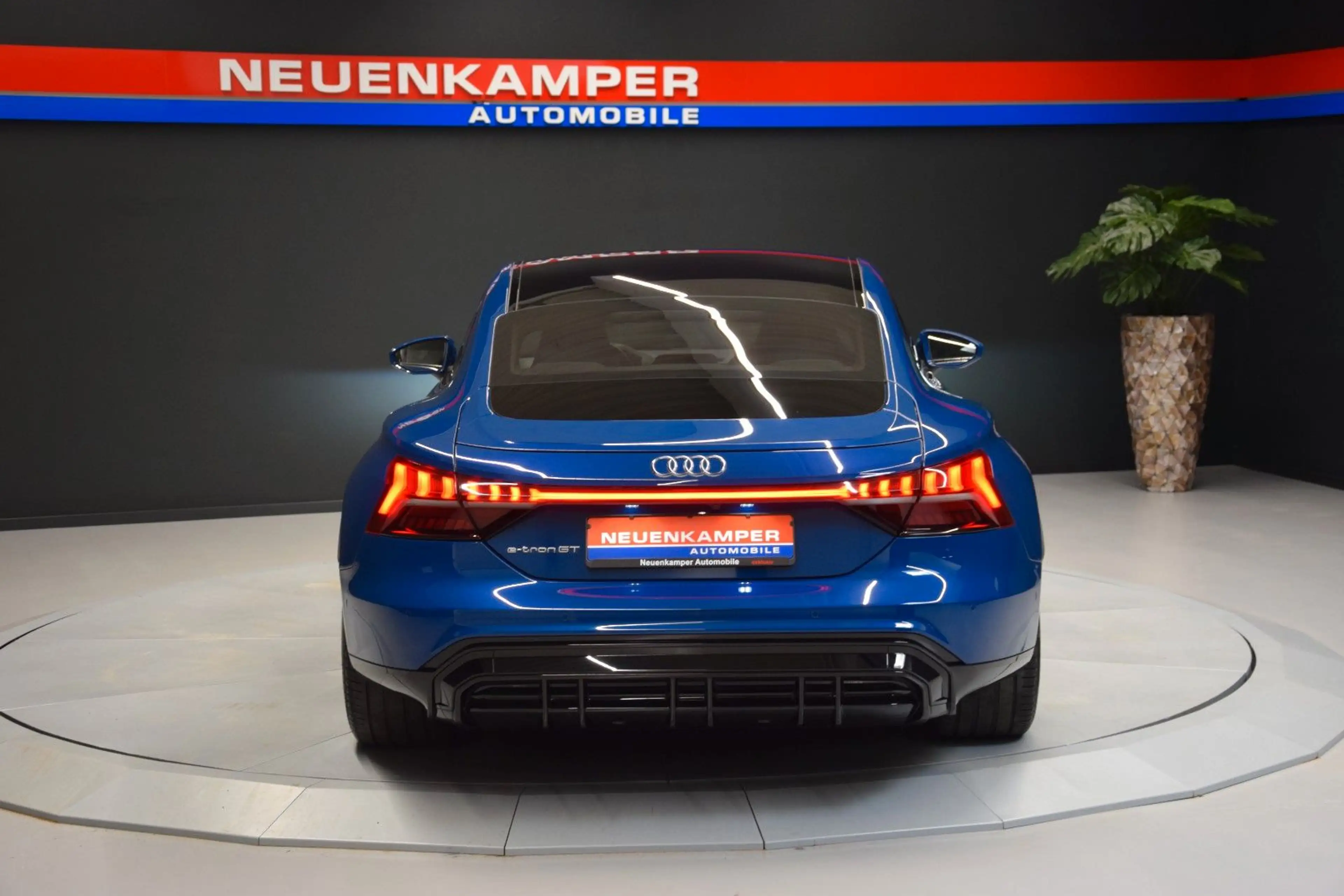 Audi e-tron GT quattro Leder Panorama ACC HeadUp B&O — photo 6