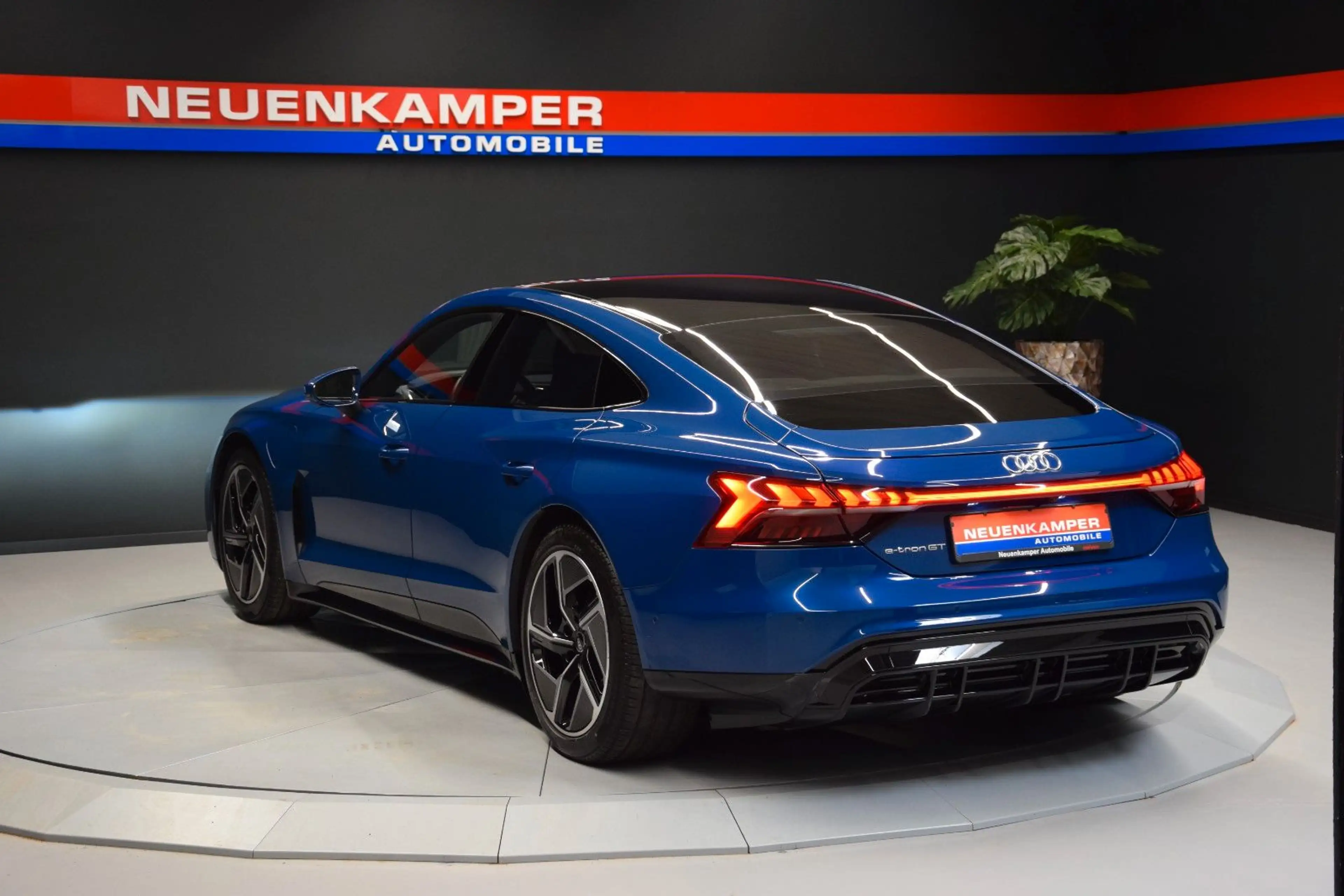 Audi e-tron GT quattro Leder Panorama ACC HeadUp B&O — photo 5