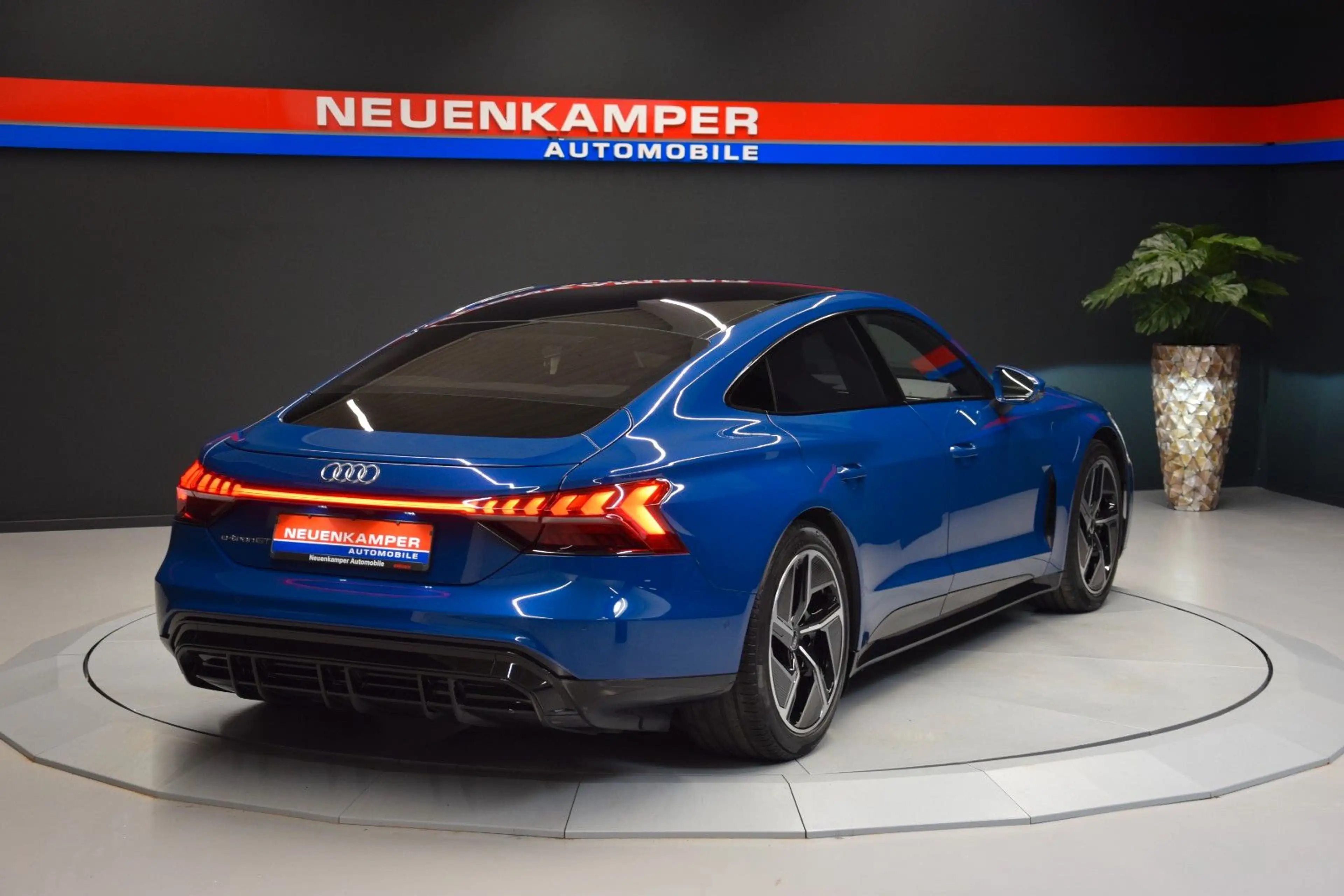 Audi e-tron GT quattro Leder Panorama ACC HeadUp B&O — photo 7