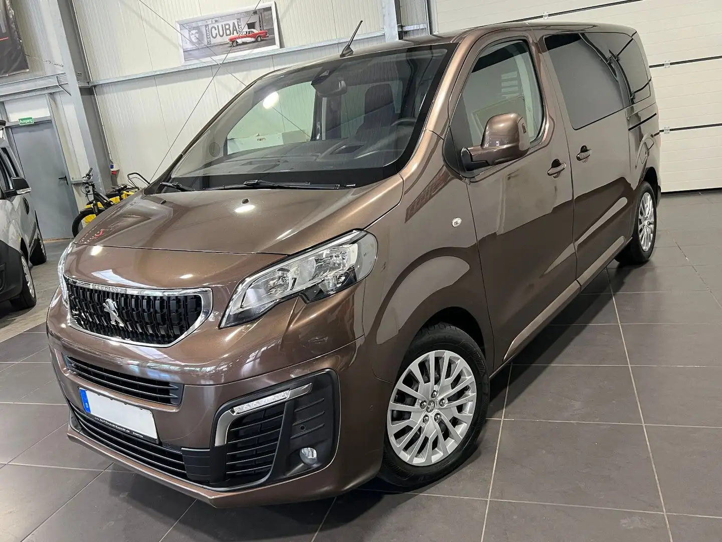 Peugeot Traveller 2.0 HDi L2 **Panorama*Navi*HUD*PDC** Bruin - 1