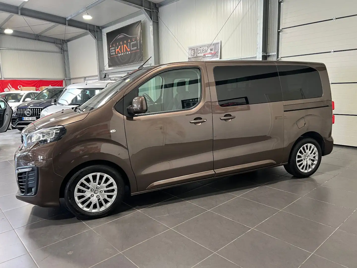 Peugeot Traveller 2.0 HDi L2 **Panorama*Navi*HUD*PDC** Bruin - 2
