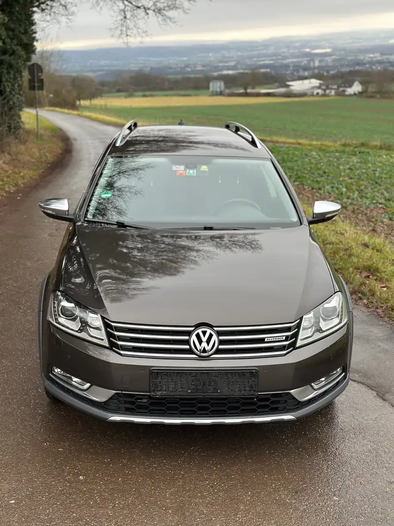 Volkswagen Passat Alltrack Passat Alltrack 2.0 TDI 4Motion DSG BlueMotion Tec Brązowy - 2