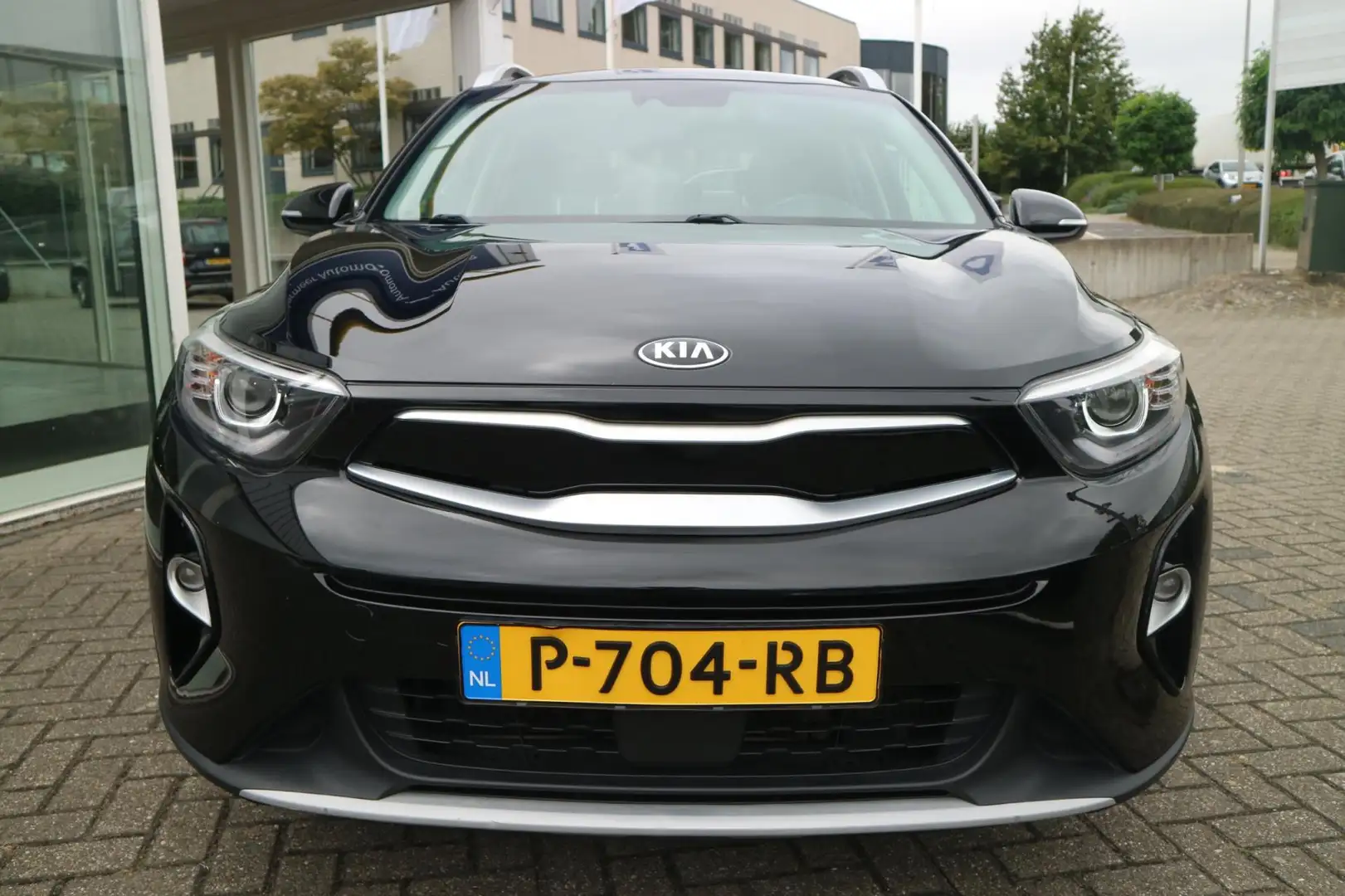 Kia Stonic 1.0 T-GDi ExecutiveLine navigatie / camera / stoel Zwart - 2