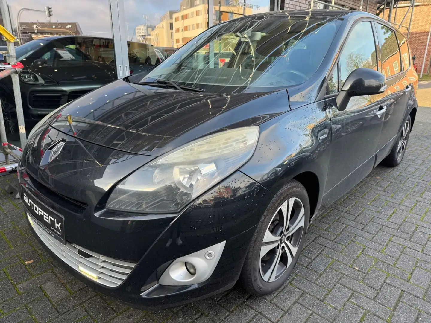 Renault Grand Scenic III BOSE AHK PDC SHZ Klima Tempo Schwarz - 1
