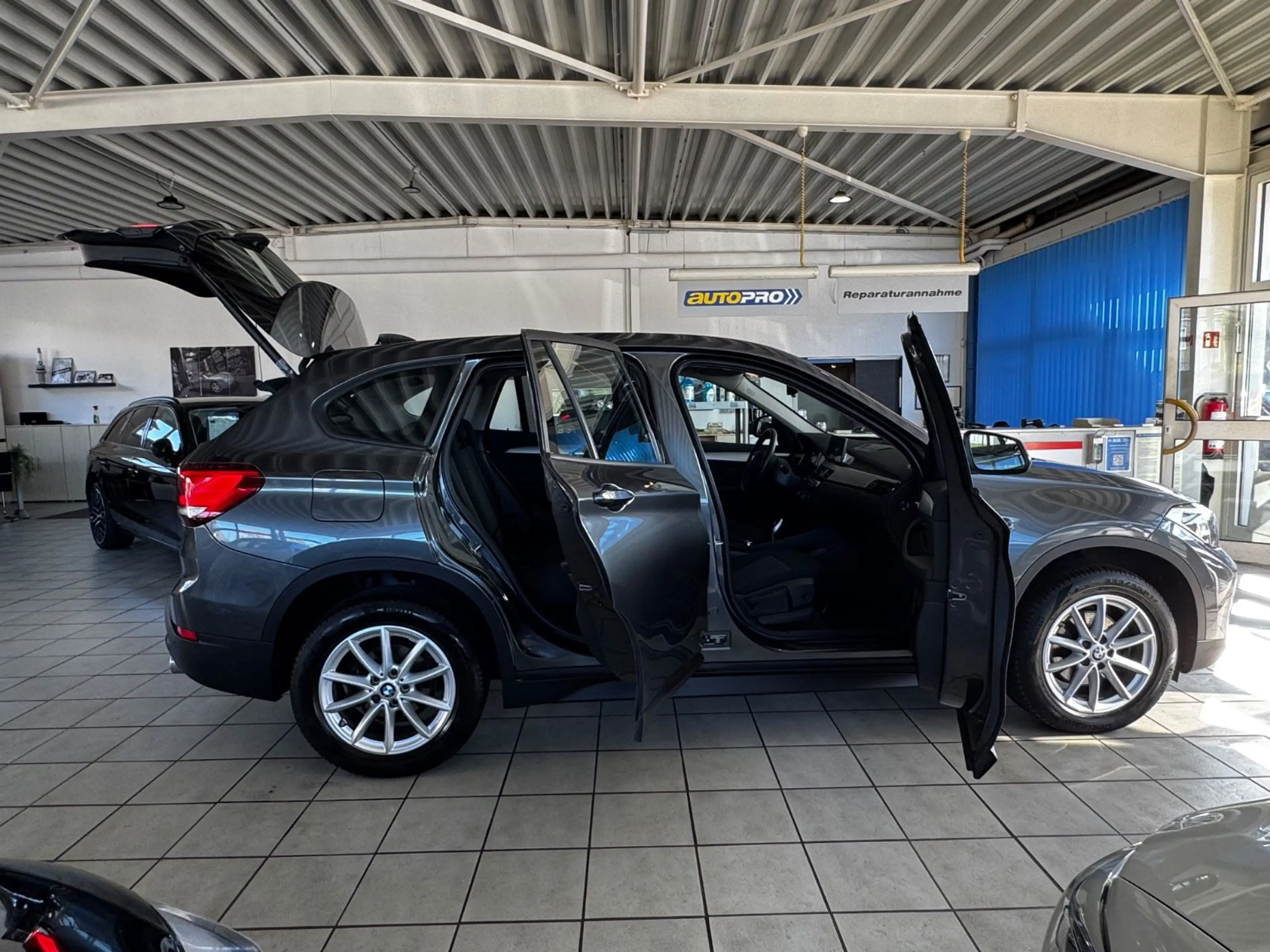 BMW X1 sDrive 18 dA/1.HD/HUD/LED/NAVI/CAM/PDC/TEL/BT — photo 12