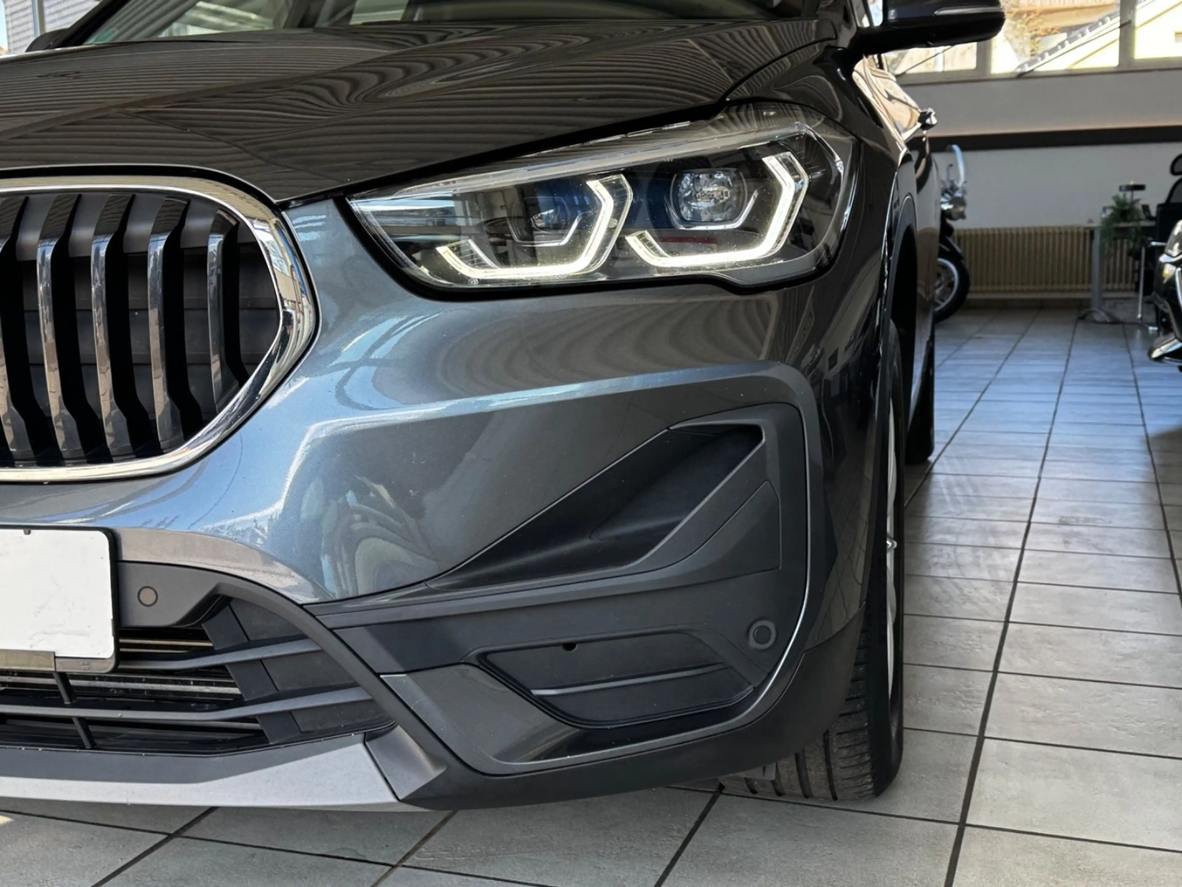 BMW X1 sDrive 18 dA/1.HD/HUD/LED/NAVI/CAM/PDC/TEL/BT — photo 9