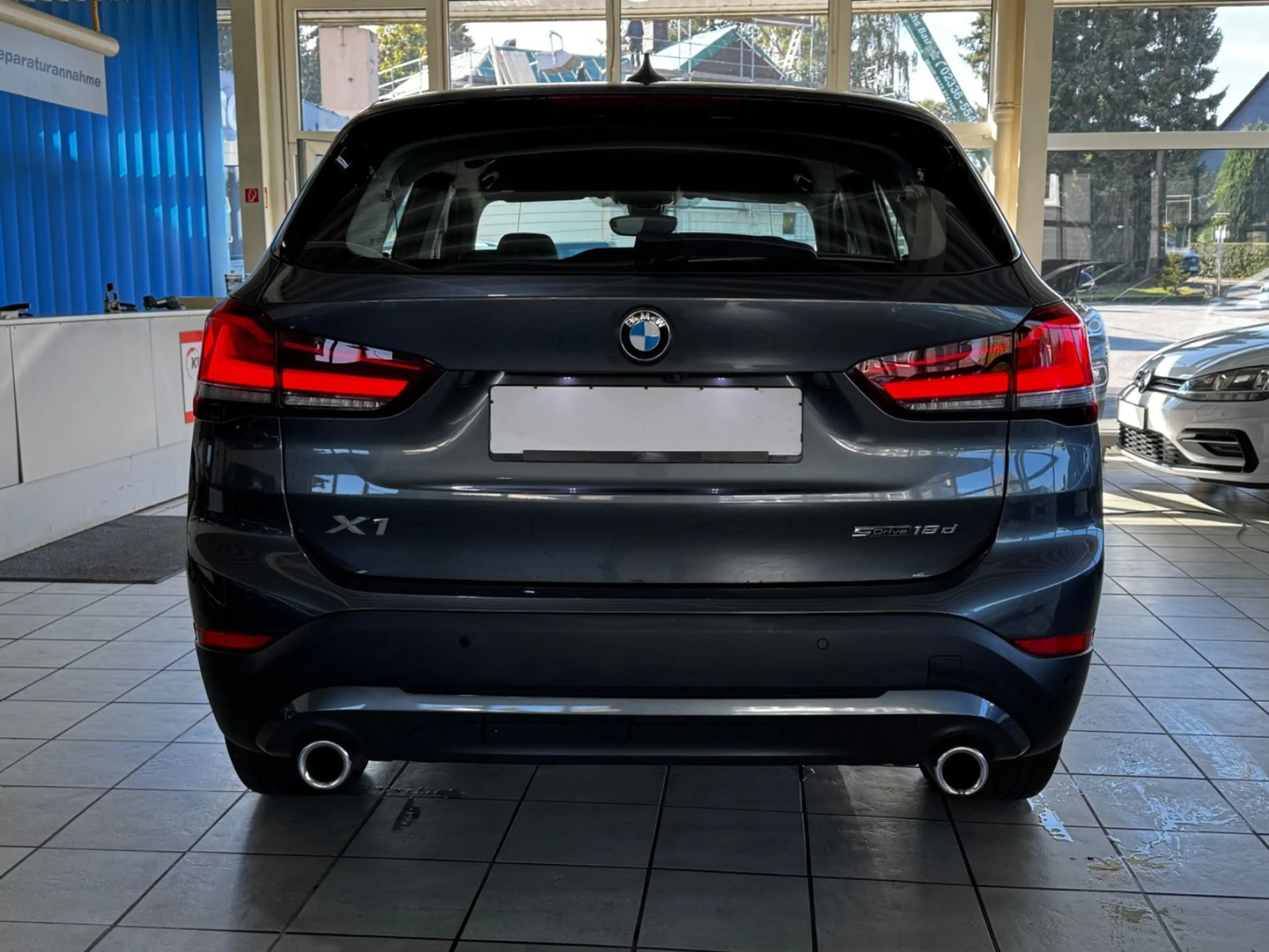 BMW X1 sDrive 18 dA/1.HD/HUD/LED/NAVI/CAM/PDC/TEL/BT — photo 4