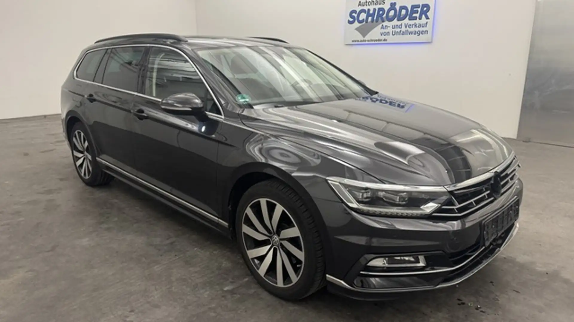 Volkswagen Passat 2.0 TDI Comfortline DSG *Pano*Matrix-LED* Gris - 1