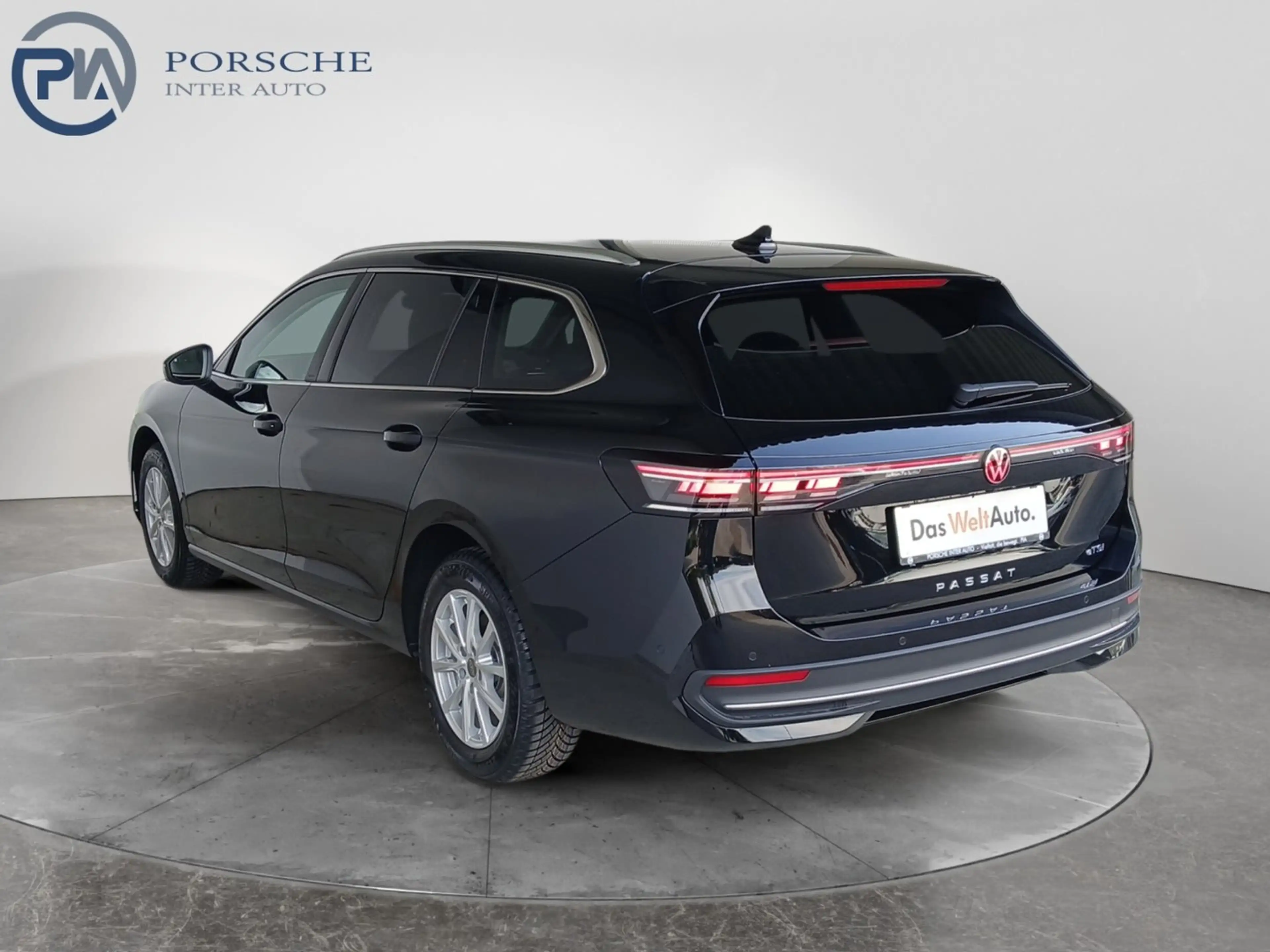 Volkswagen Passat Variant Business eTSI DSG — photo 3