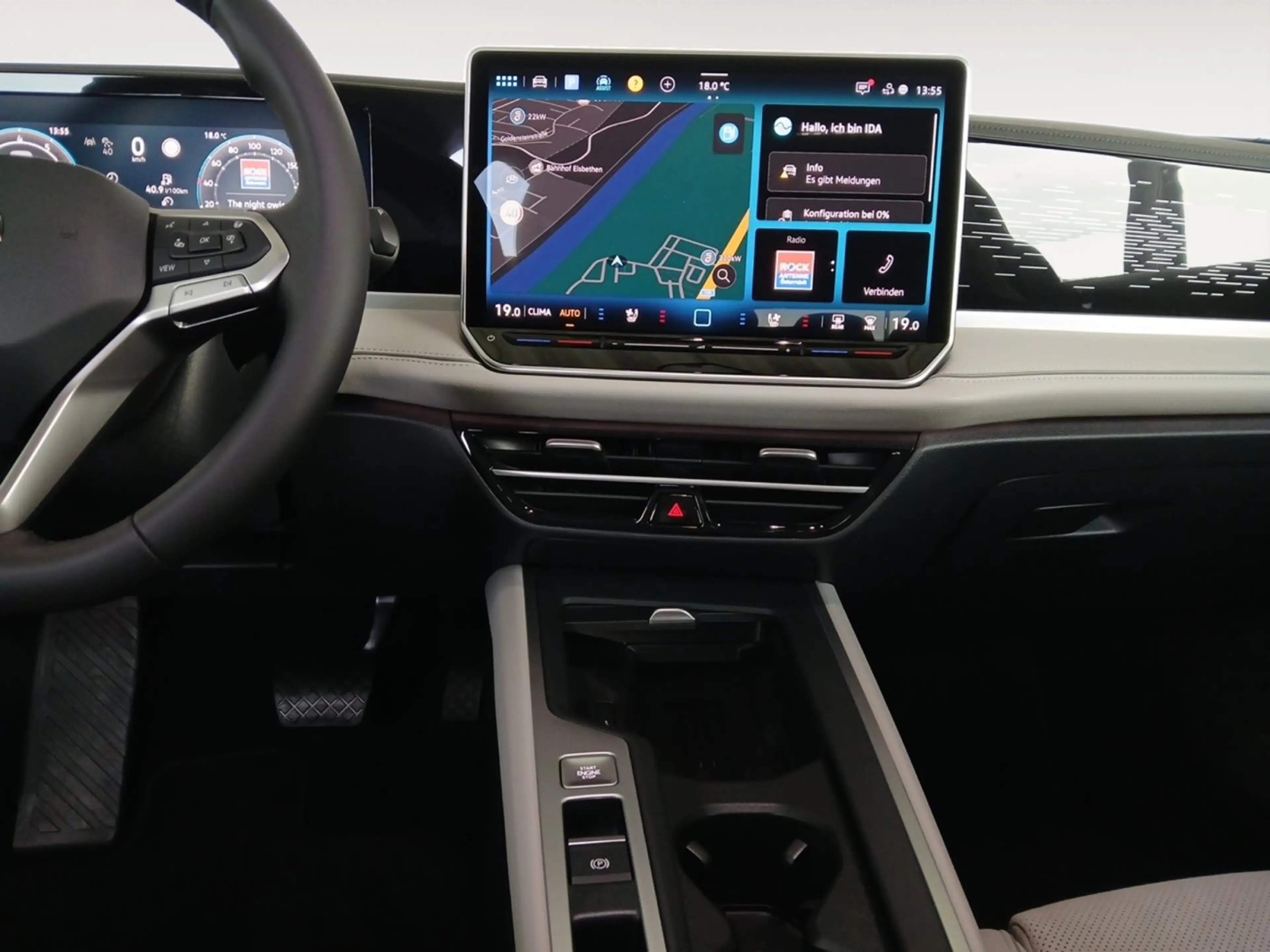 Volkswagen Passat Variant Business eTSI DSG — photo 12