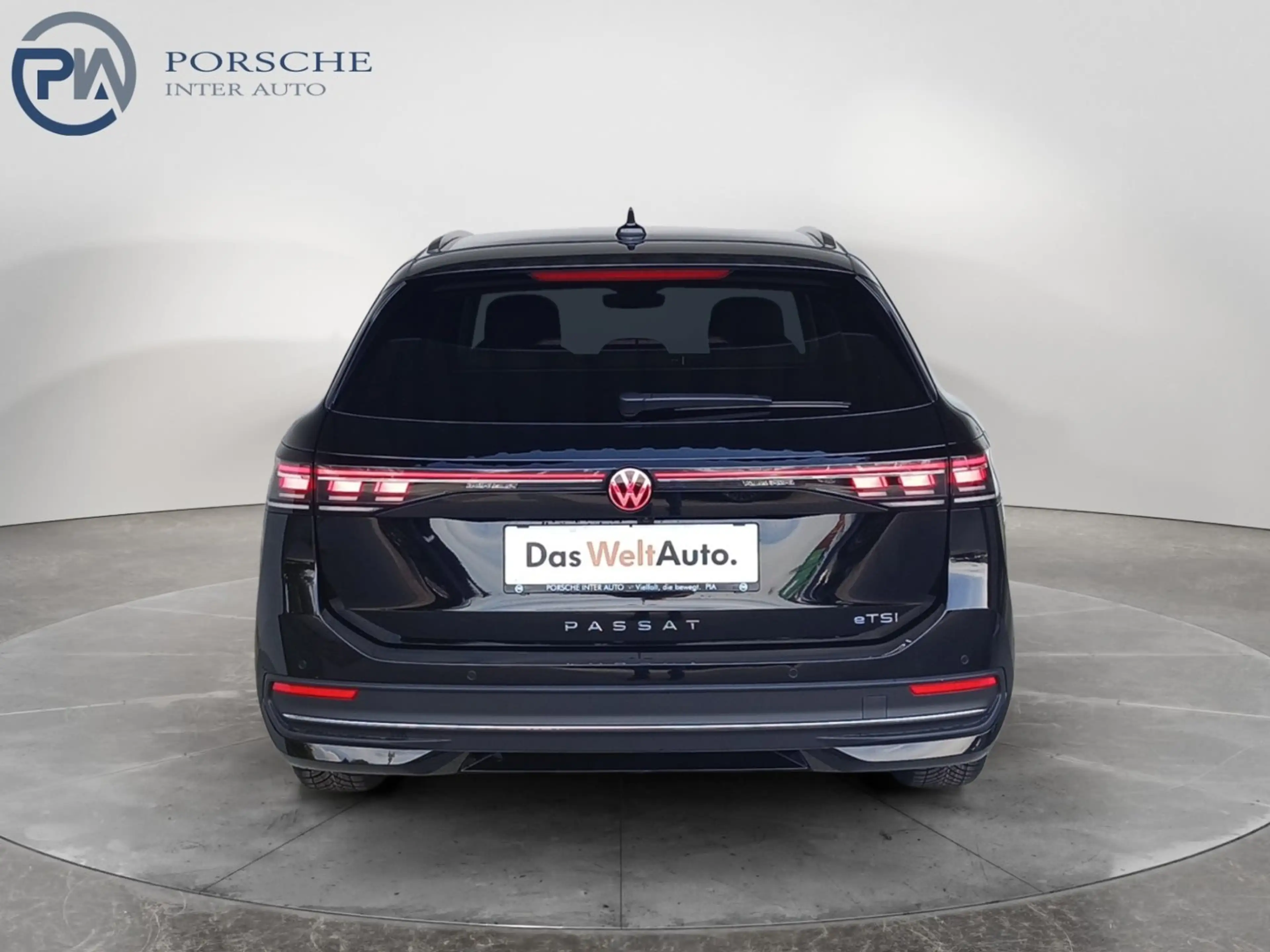 Volkswagen Passat Variant Business eTSI DSG — photo 4