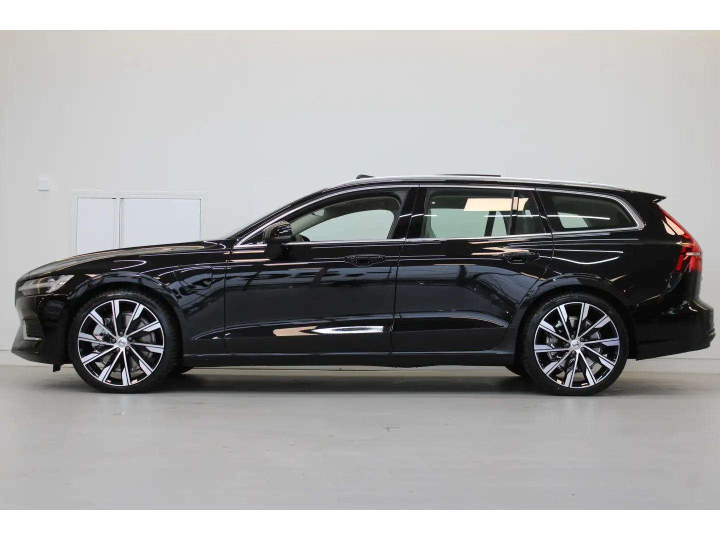 Volvo V60 T6 AWD Ultra Bright 350PK | B&W Audio | Gelam Glas Negru - 2