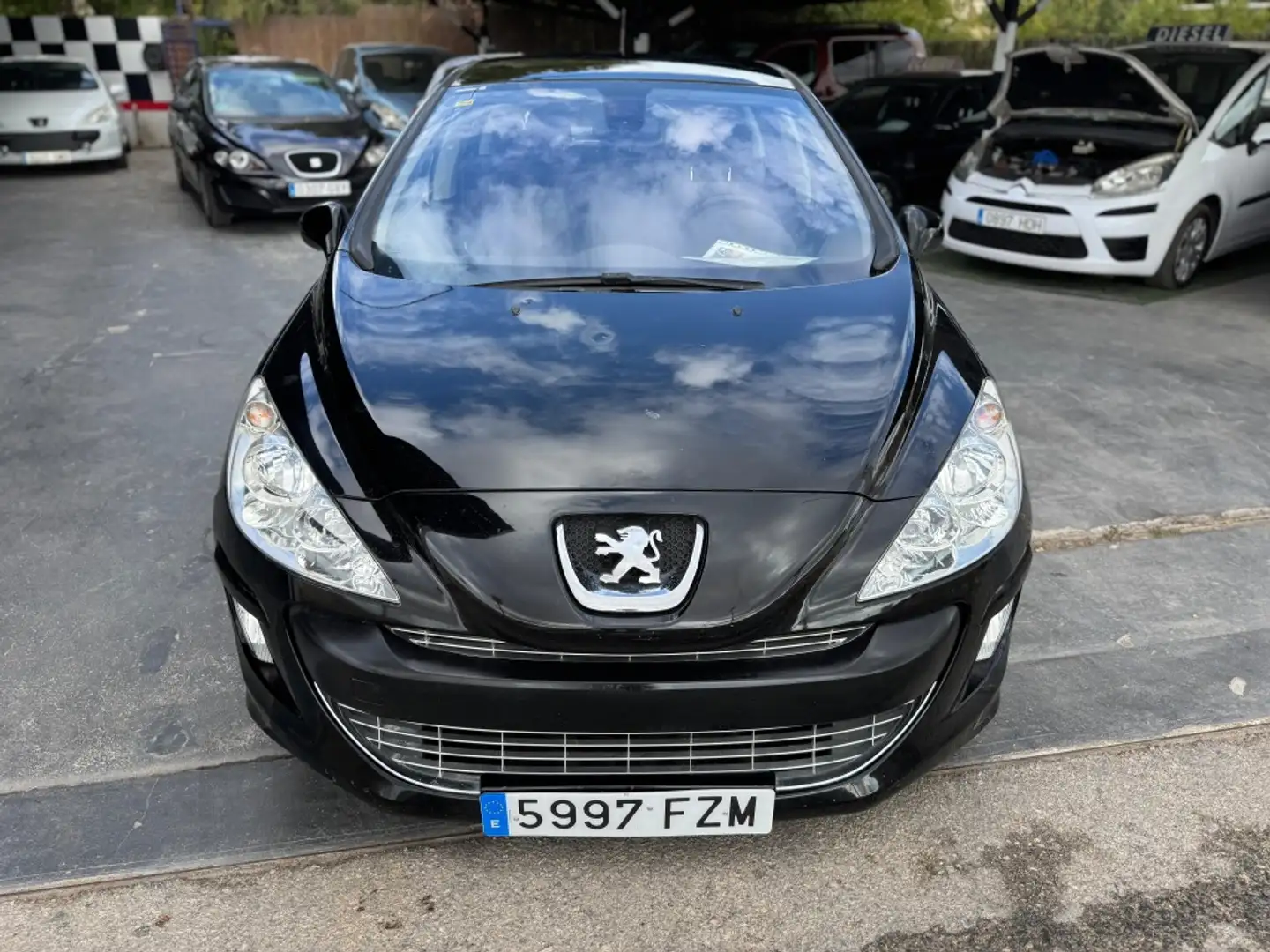 Peugeot 308 1.6HDI FAP Premium Noir - 2