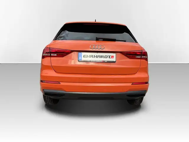 Audi Q3 view 6