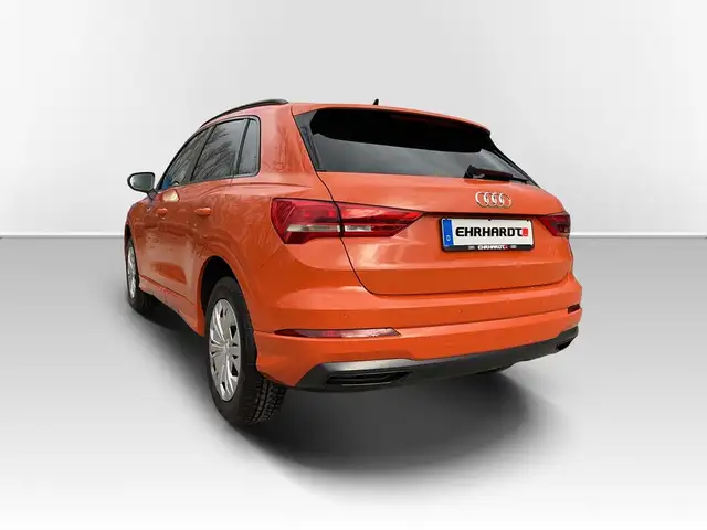 Audi Q3 view 5