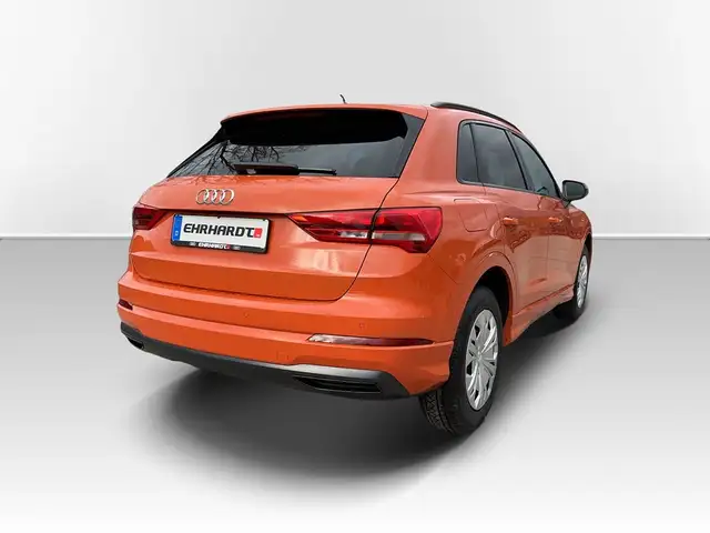 Audi Q3 view 7