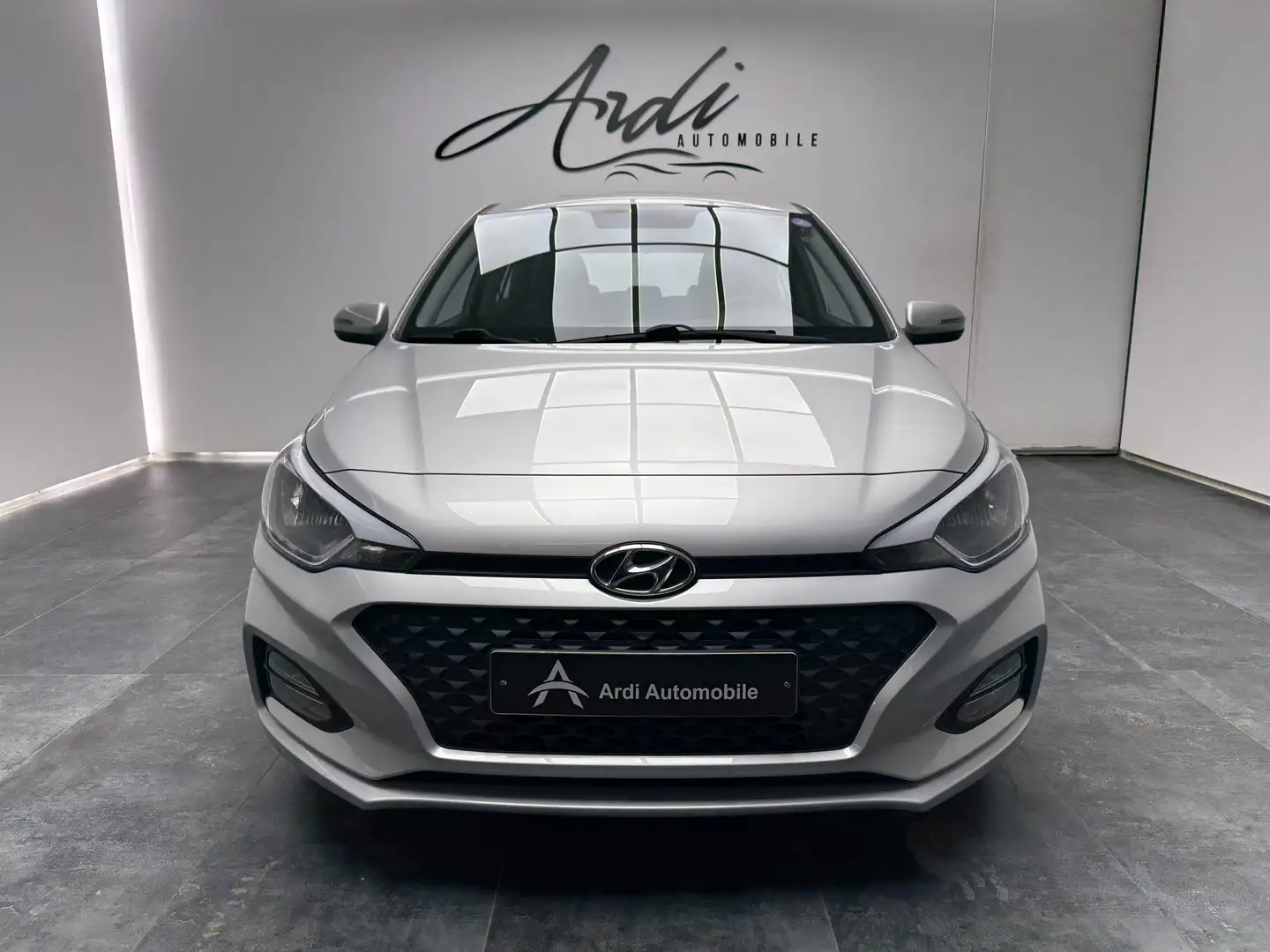 Hyundai i20 i20 1.2i*AIRCO*PARK ASSIST*GARANTIE 12 MOIS* Gris - 2