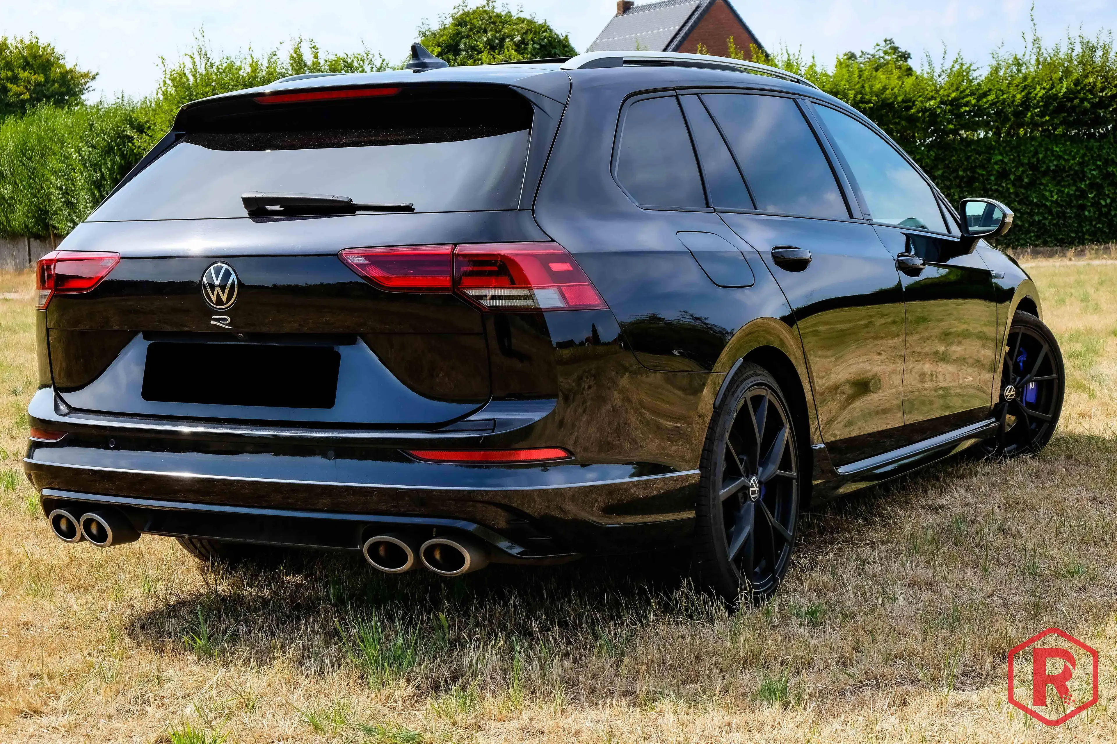 Volkswagen Golf R Variant 2.0 320pk Pano IQ Drive Matrix — photo 3