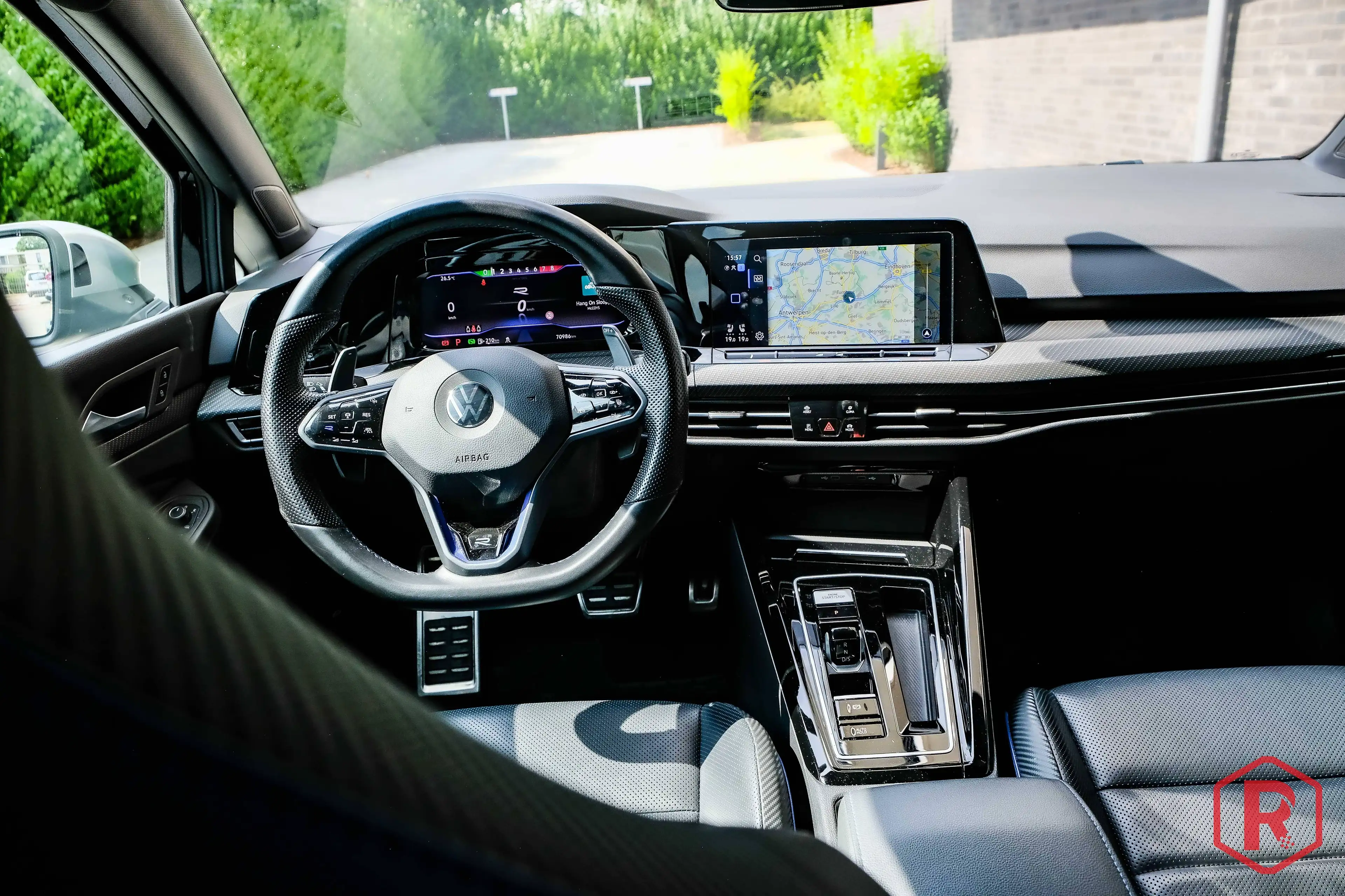 Volkswagen Golf R Variant 2.0 320pk Pano IQ Drive Matrix — photo 10