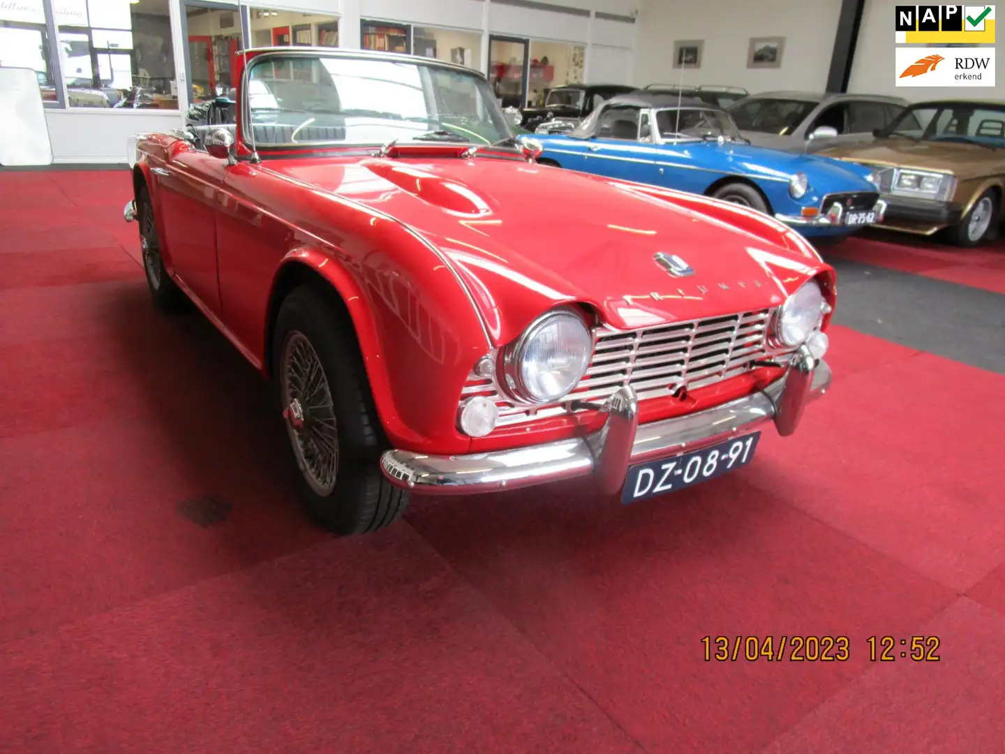 Triumph TR4 in nieuwstaat Rojo - 1