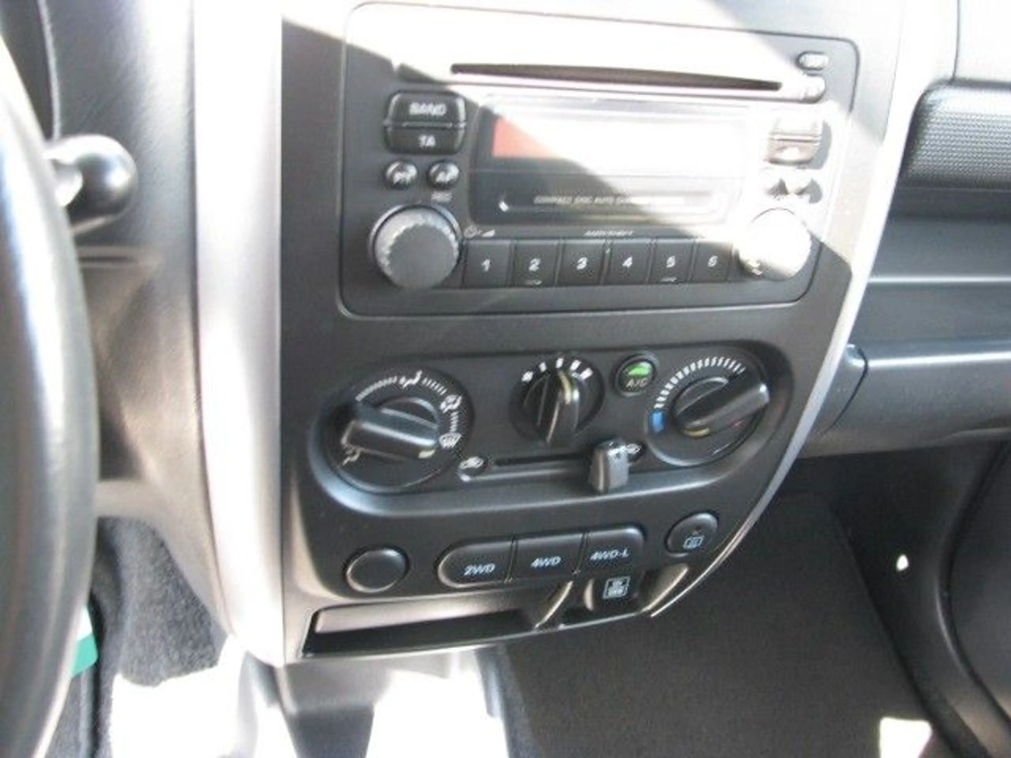Suzuki Jimny 1.3 4WD Comfort — photo 3