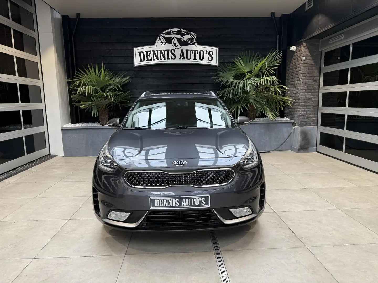 Kia Niro 1.6 GDi Hybrid Design Edition Grijs - 2